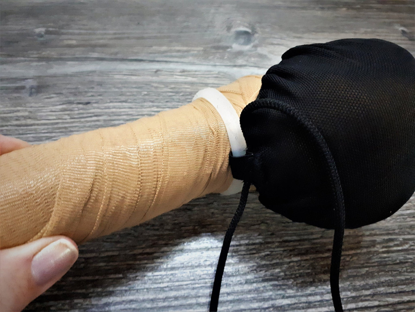 Hodensack Halter Juwelenbeutel Nusstüte Eiertasche Cockring Silikon Hodenbeutel schwarz Mesh - SEXSENSE