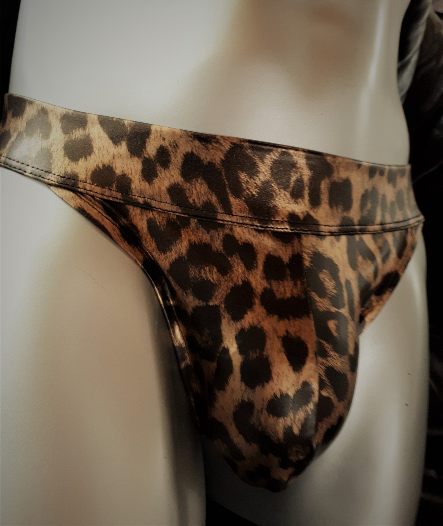 Thong fetisch ouvert Silikon Cockring Polos Leodruck Spielhose open Butt Suspensorium Push Up - SEXSENSE