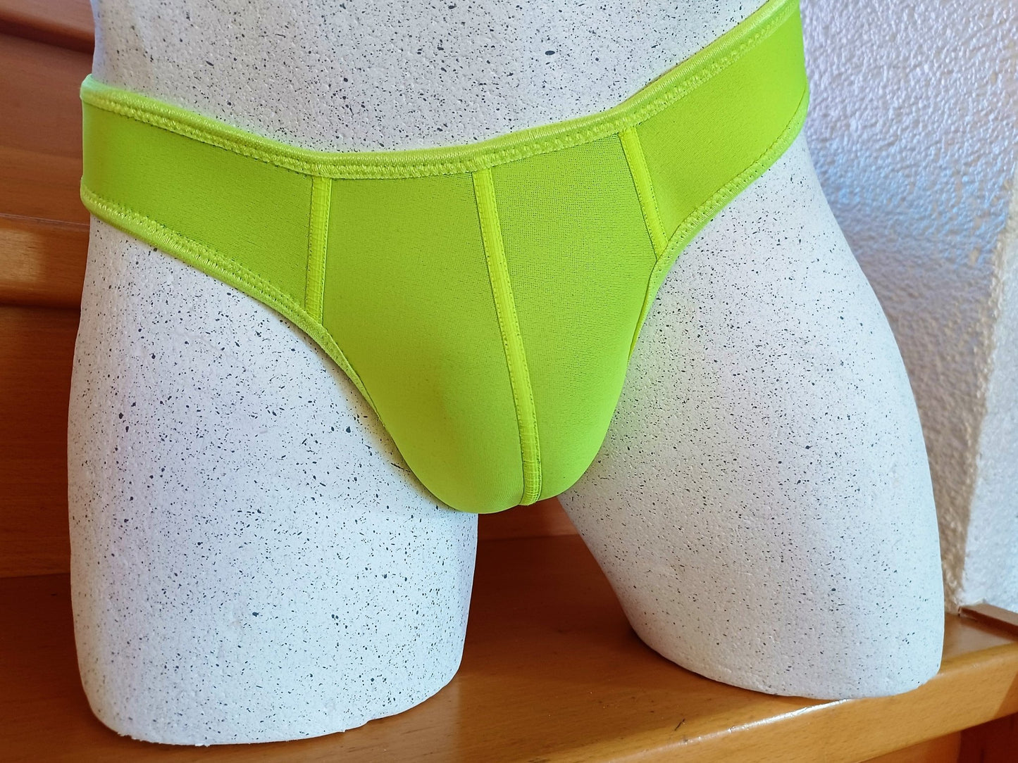 Neongelb Herren Bade - String echtes 3mm NEOPREN Tauchsport - SEXSENSE