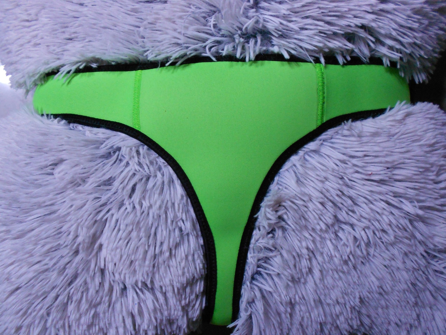 Neongrüner Herren Bade - String echtes 3mm NEOPREN Tauchsport - SEXSENSE
