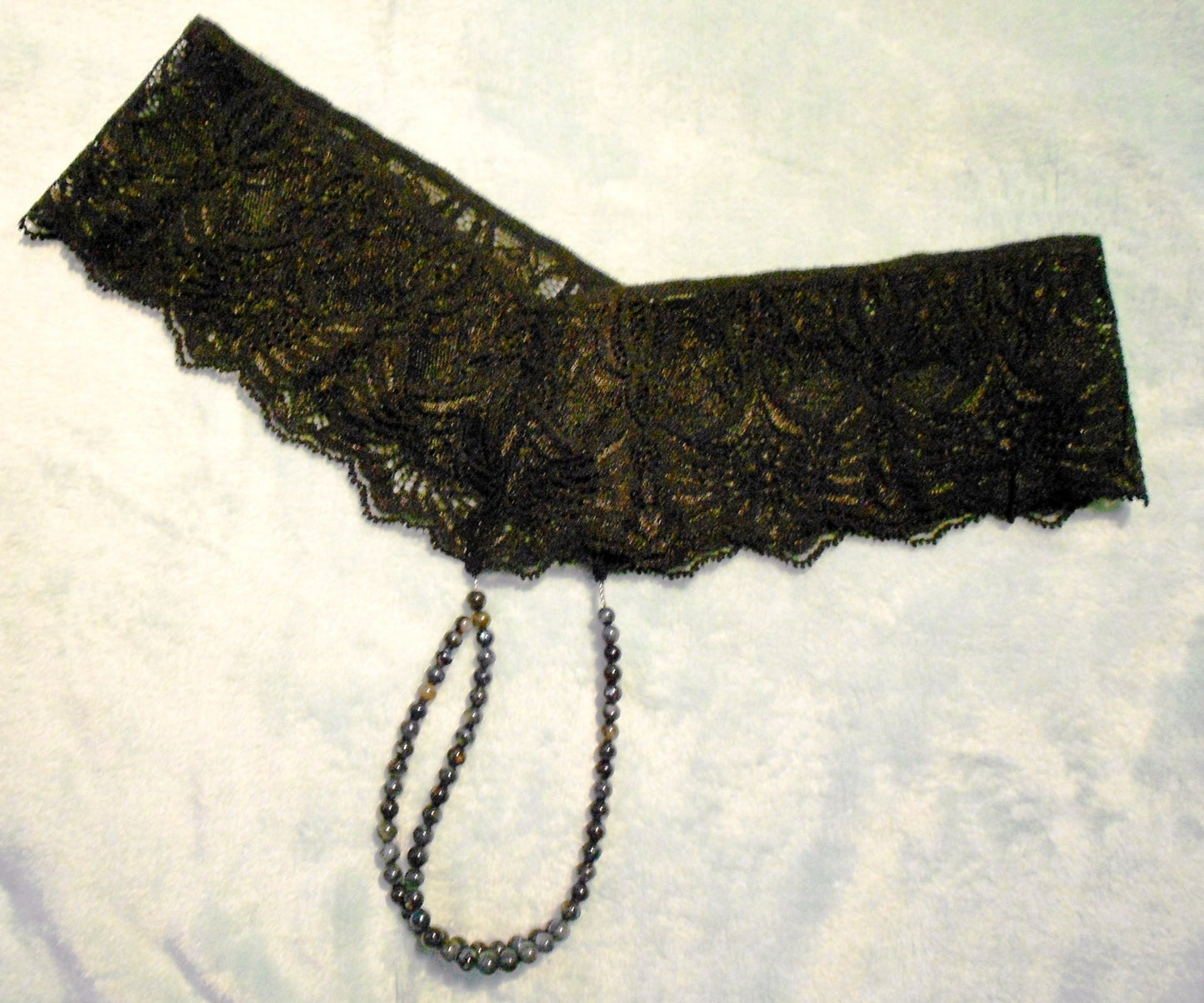 Sexy Damen Perlenstring aus Schwarzer elastischer Spitze echten schwarze Perlmutt - Perlen - SEXSENSE
