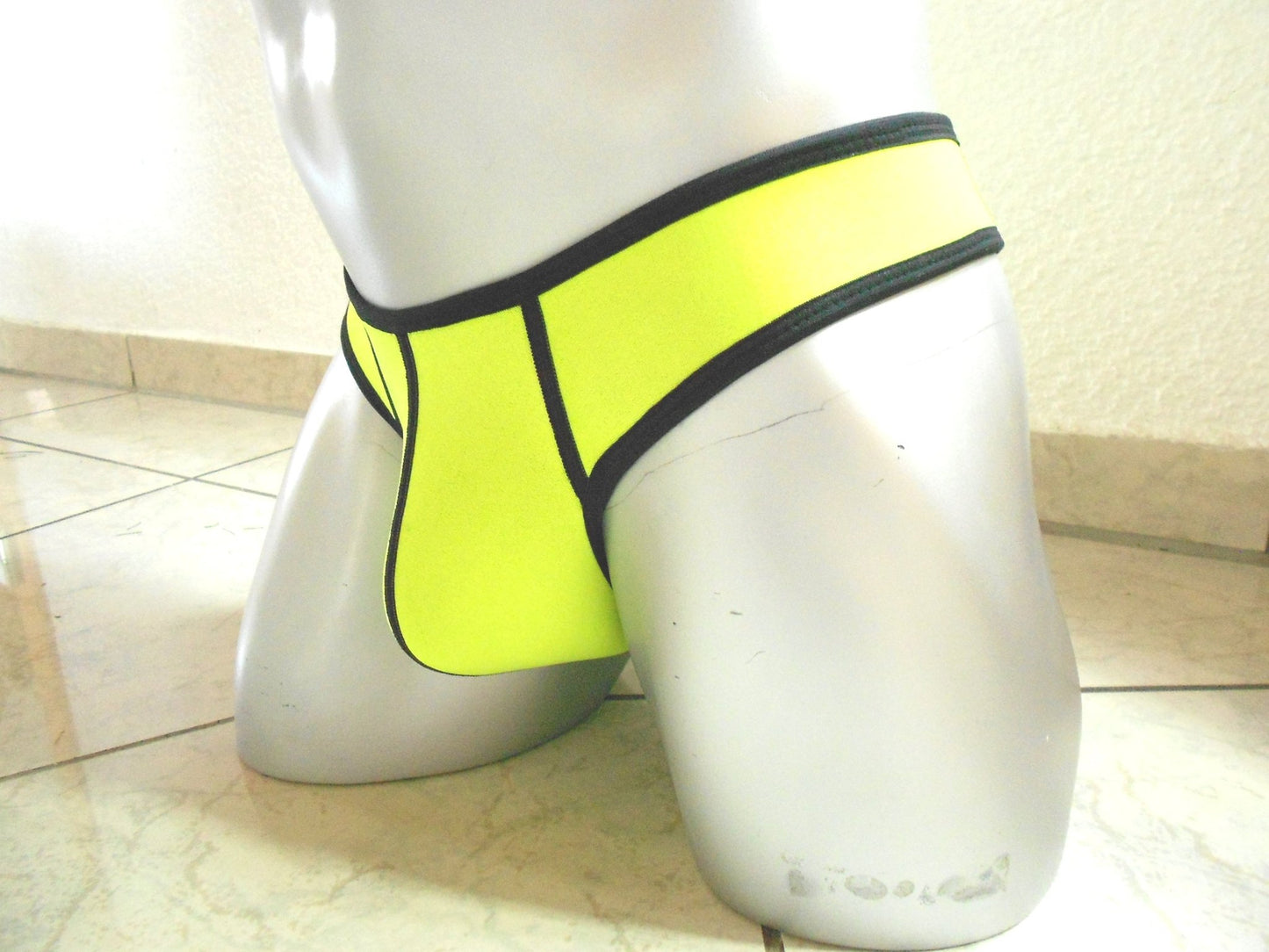 Neongelb Herren Bade - String echtes 3mm NEOPREN Tauchsport - SEXSENSE