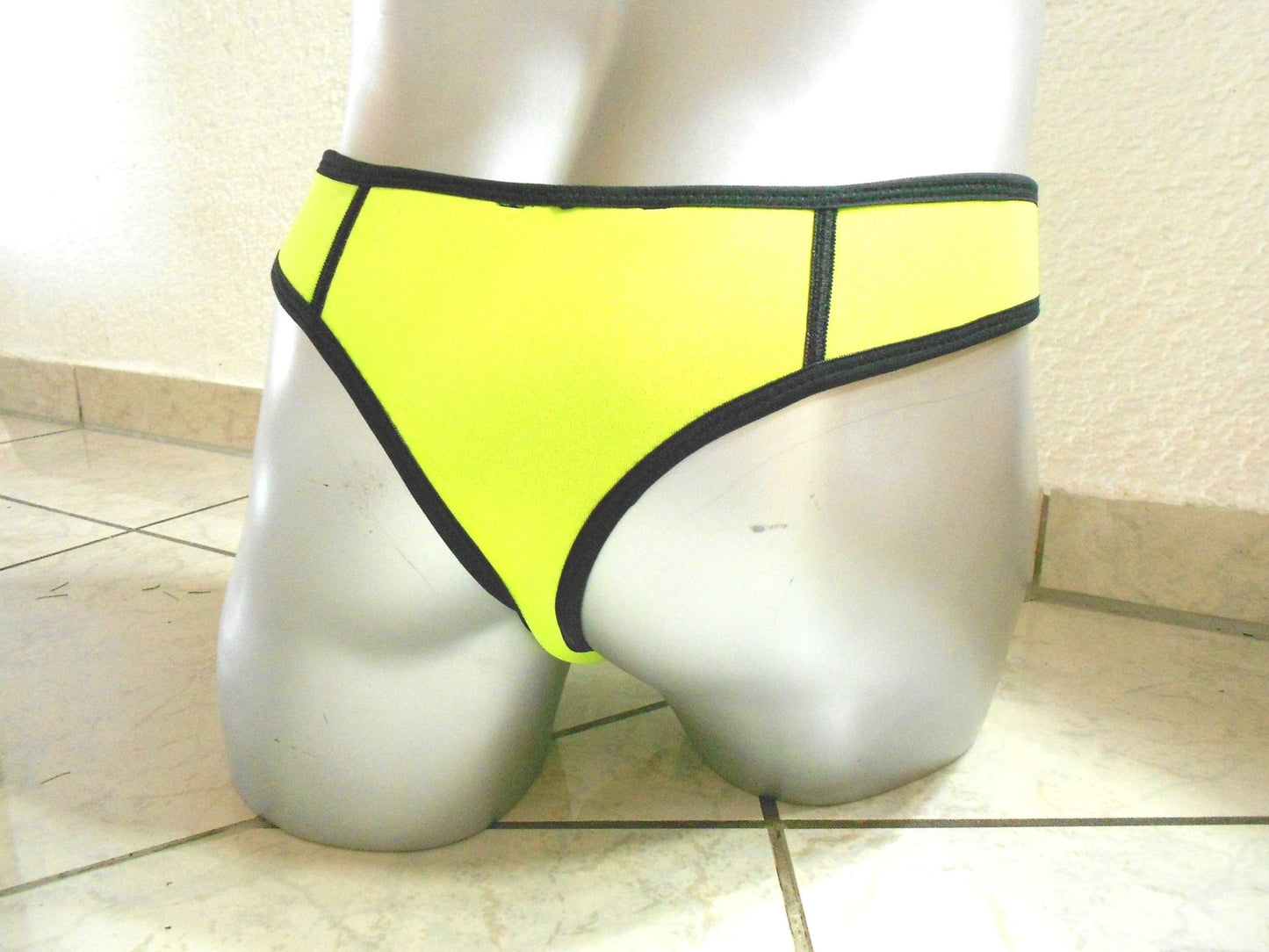 Neongelb Herren Bade - String echtes 3mm NEOPREN Tauchsport - SEXSENSE