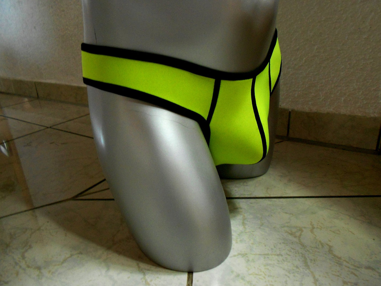 Badehose String echtes 3mm NEOPREN Neongrün Herren Schwitzhose - SEXSENSE