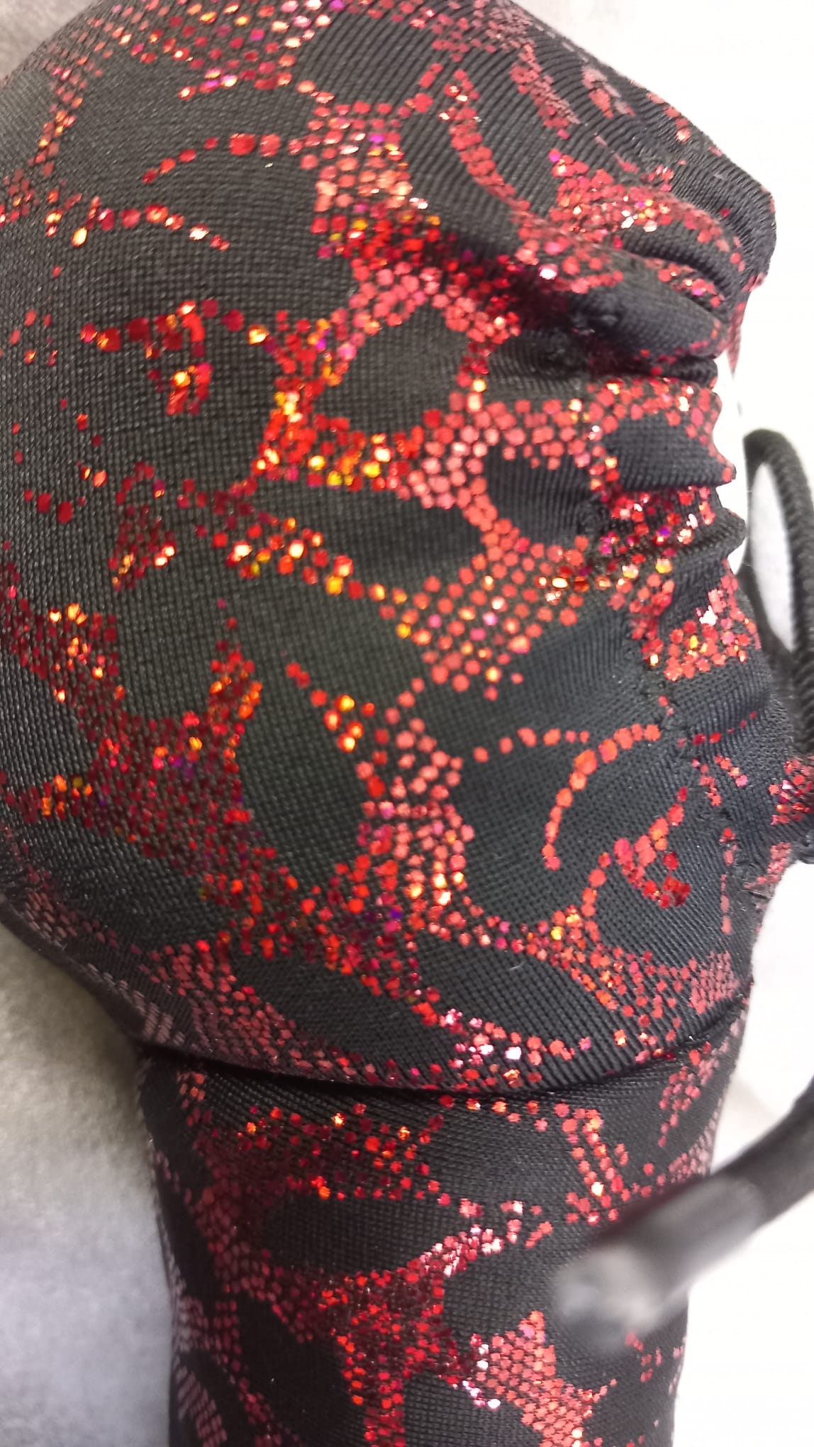 Penissocke, Lümmeltüte, Juwelensäckchen, schwarz/rot Hochglanz Sackhalter Lycra Willypyjama - SEXSENSE