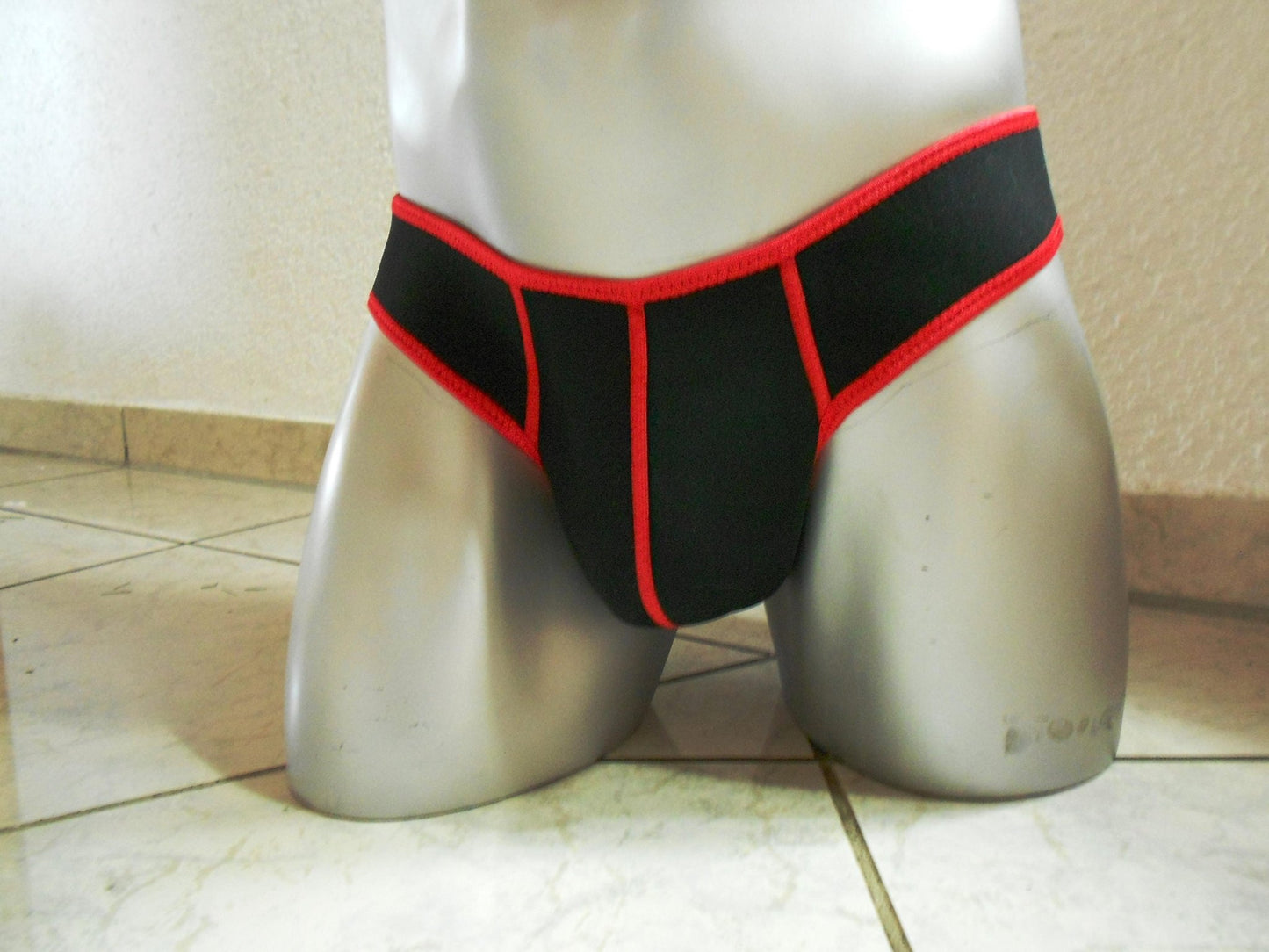 Herren Bade - String echtes 3mm NEOPREN wetlook full Butt Handgefertigt Schwitzhose Triathlon - SEXSENSE