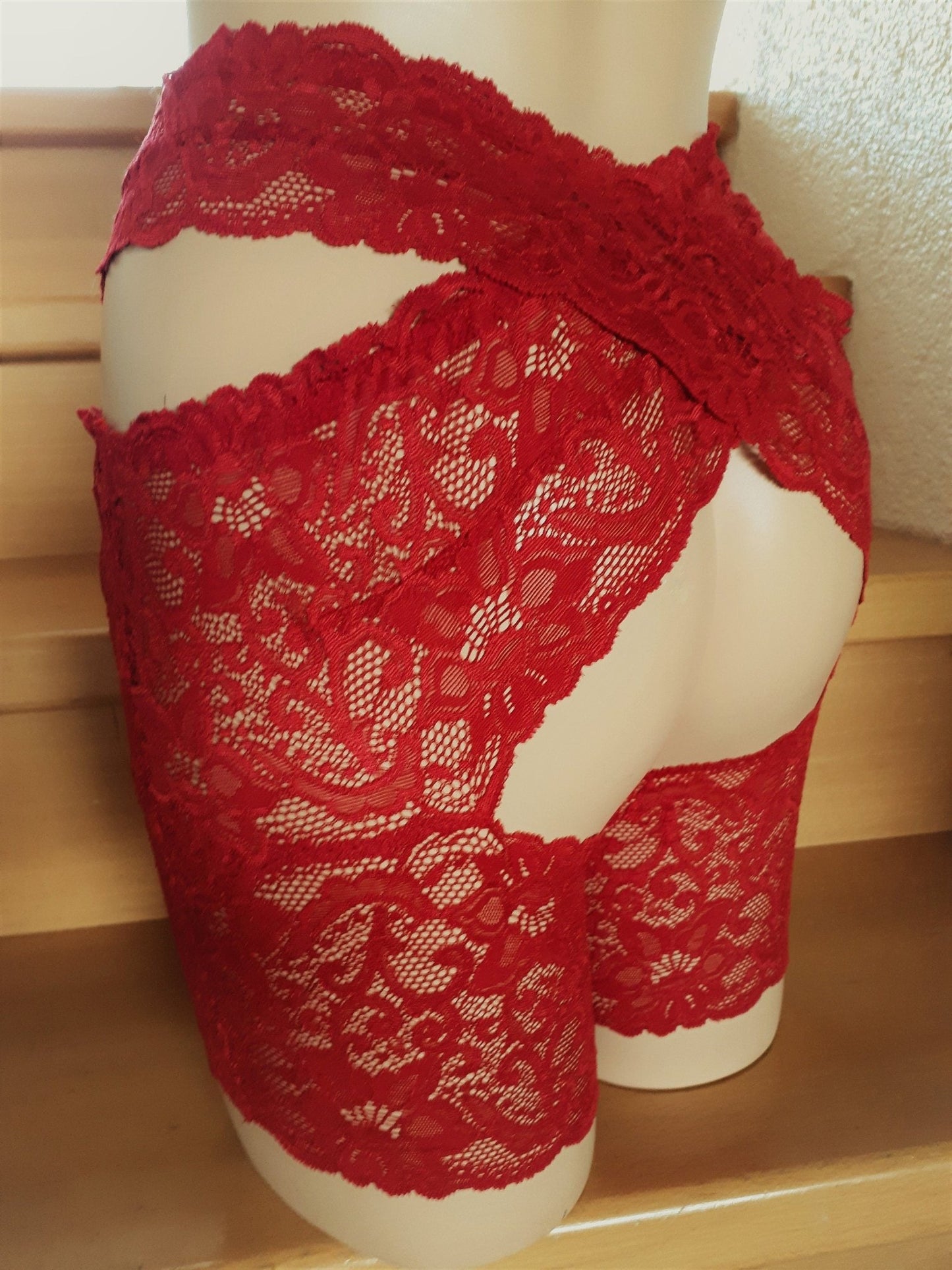Stay Hip, Oberschenkelschoner elastische Spitze in rot Gr 36 - 42, Dessous, Lingerie, Strumpfband ouvert Maßgefertigt sexy Toy - SEXSENSE