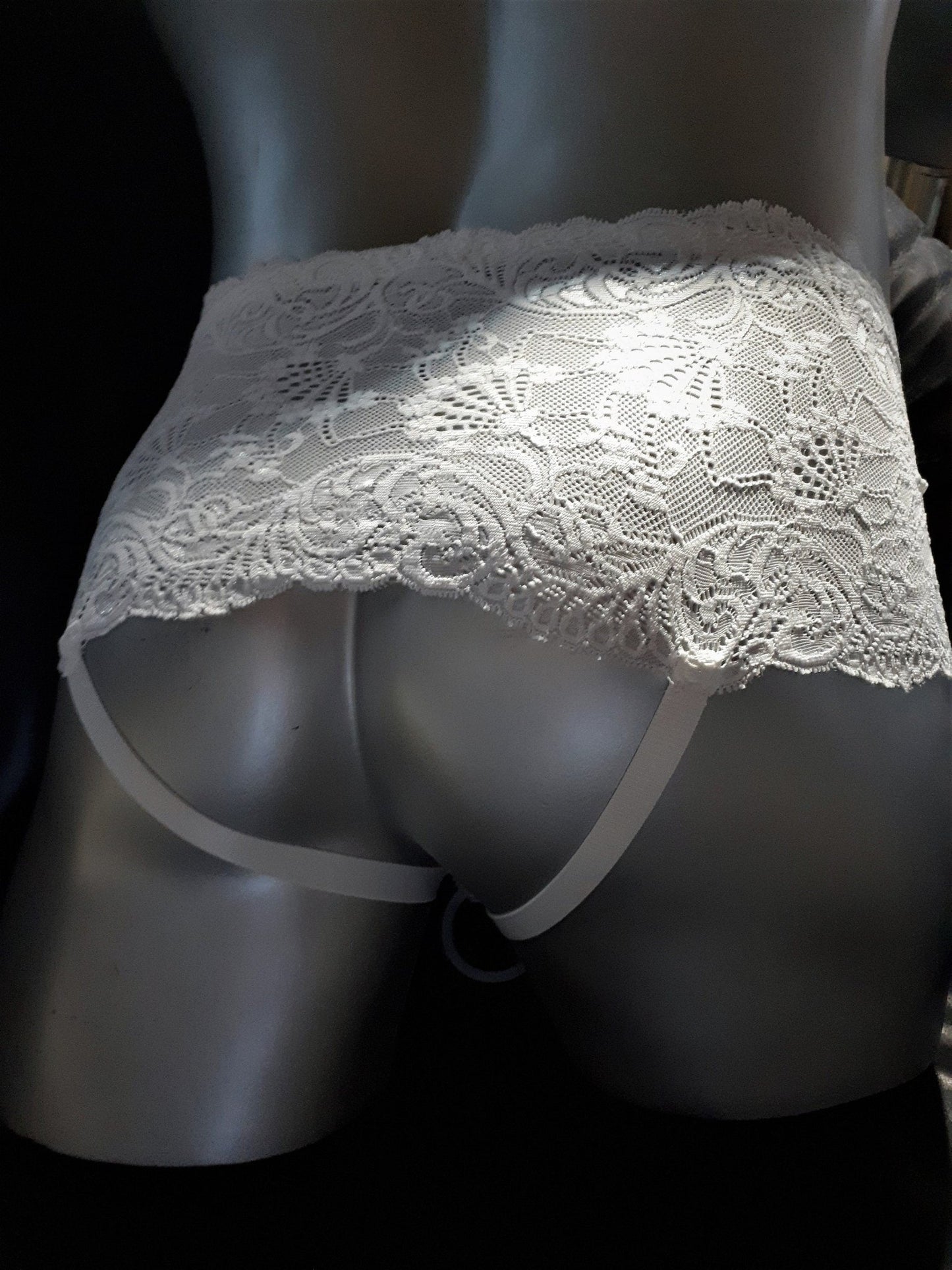 Spitzen Boxershorts/Thong in 4 Farben mit Push - Up ouvert plus Silikon Cockring - SEXSENSE