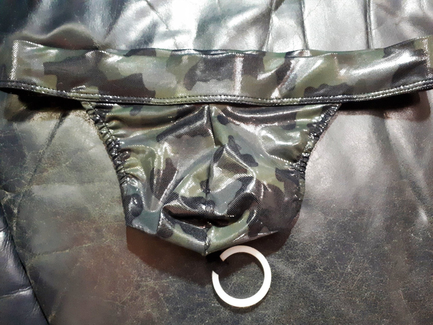 Thong fetisch ouvert Silikon Cockring Polos Camouflage wetlook Spielhose open Butt Suspensorium Push Up - SEXSENSE