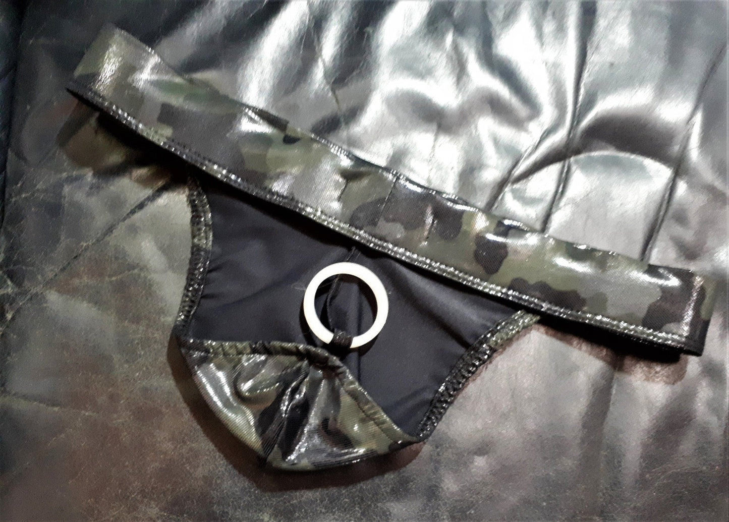 Thong fetisch ouvert Silikon Cockring Polos Camouflage wetlook Spielhose open Butt Suspensorium Push Up - SEXSENSE