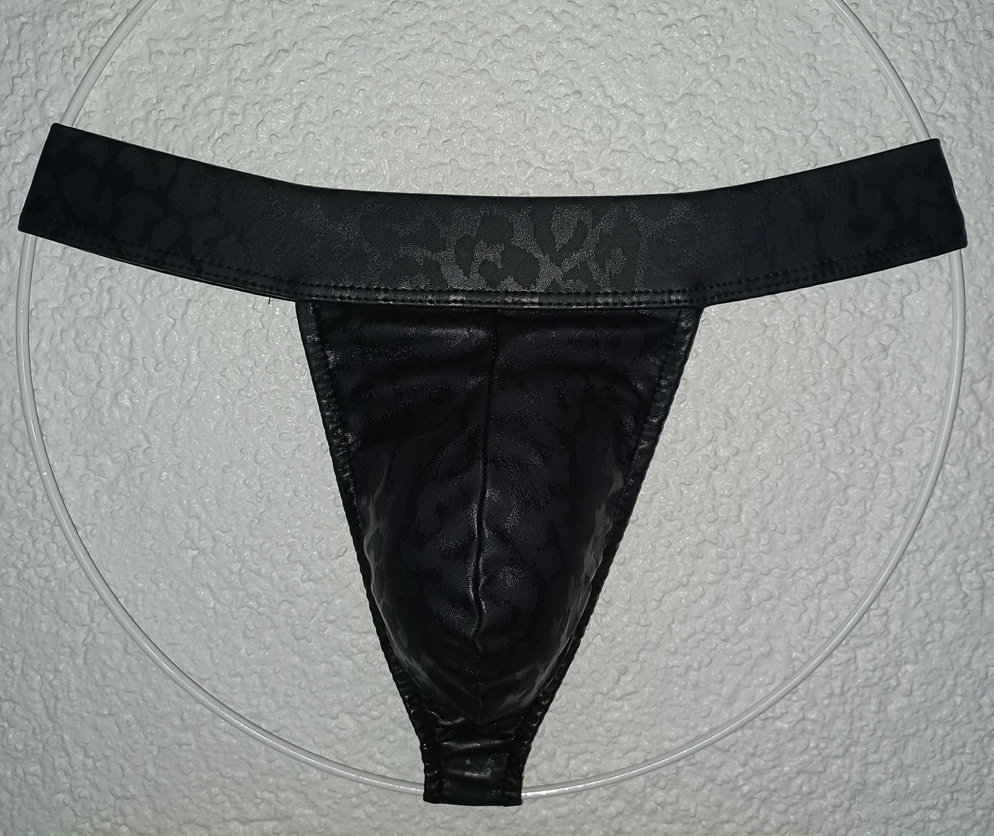 LETZTER ARTIKEL String Lederimitat schwarz Leoprint Unikat Badehose Gr. S+L - SEXSENSE