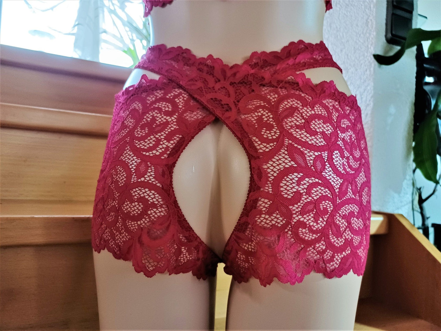 Damen Stay Hip, ouvert Oberschenkelschoner, Strumpfbänder Straps, elastische Spitze rot Halterloser UNIKAT, sexy Dessous, Fetisch - SEXSENSE