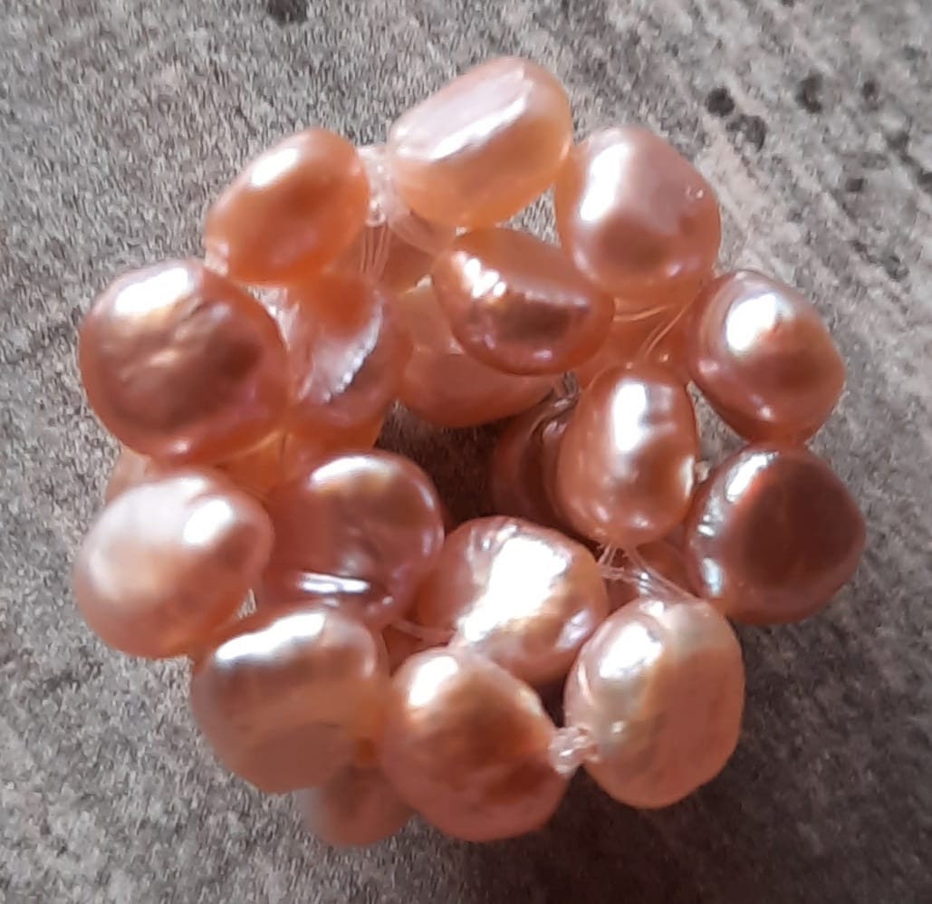 Klitoris Stimulator Clit - Drops intralabial Candy aus echten Perlen in aprikot oder altrosa - SEXSENSE