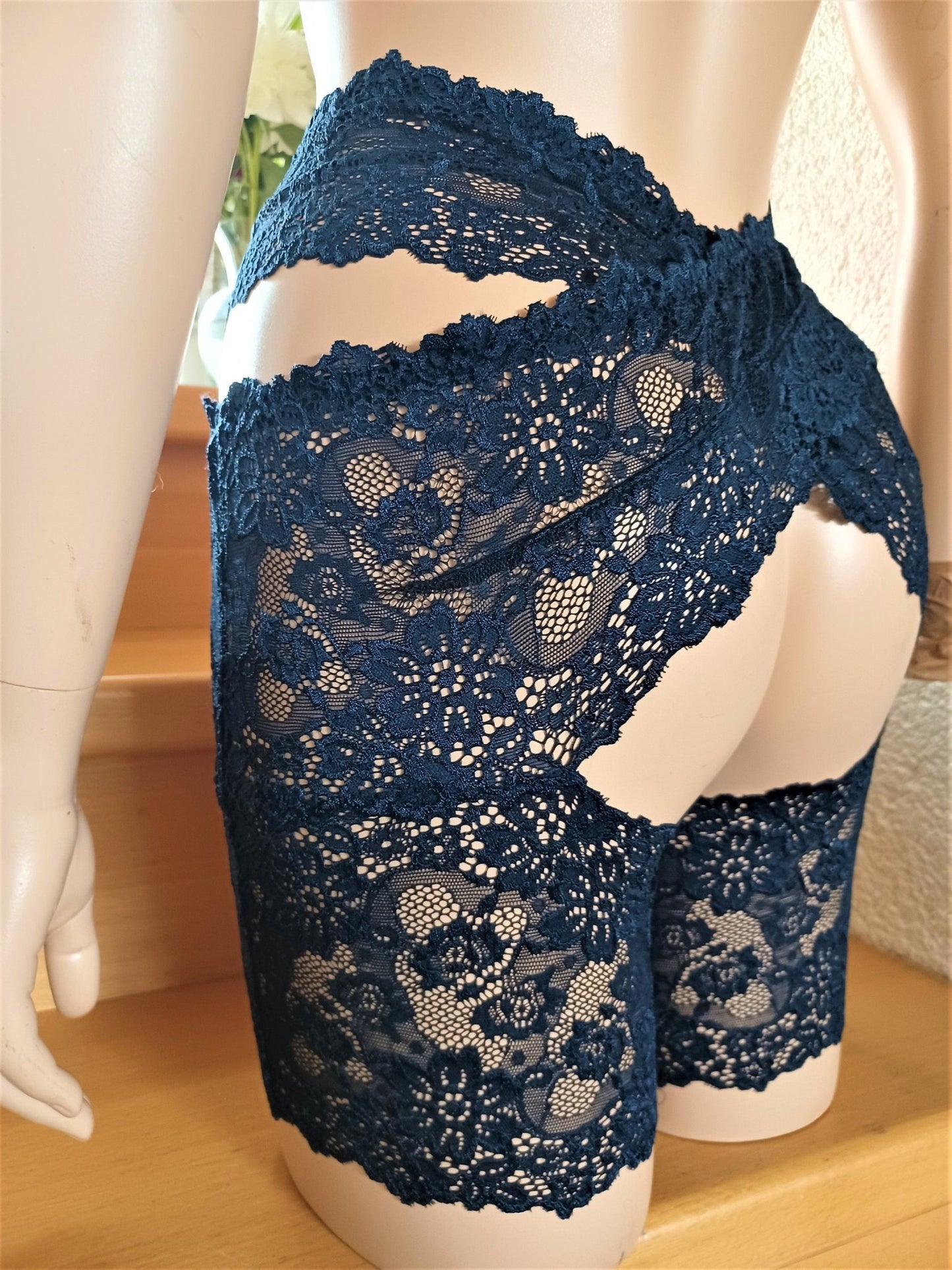 Stay Hip, Oberschenkelschoner elastische Spitze in Nachtblau Gr 36 - 42, Dessous, Lingerie, Strumpfband ouvert Maßgefertigt sexy Toy - SEXSENSE