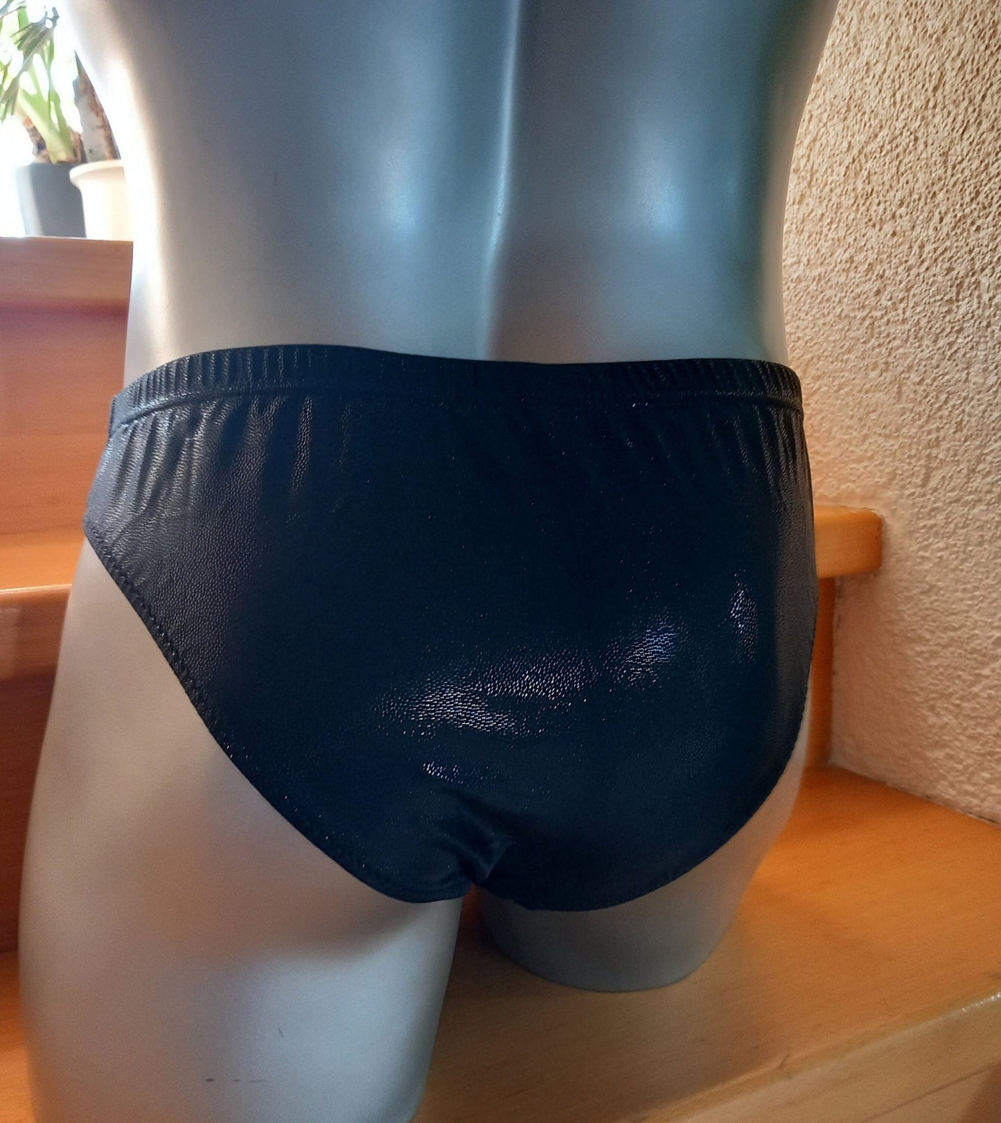 Badehose full Butt elastisches schwarz wetlook Lycra - SEXSENSE