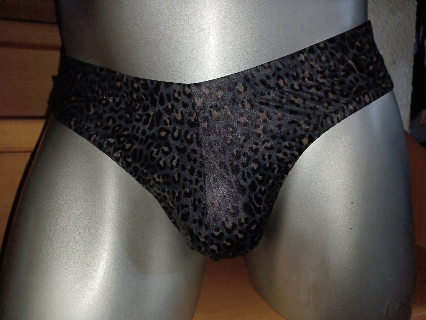 Hipster - String elastisches Lycra Leoprint hauchzart schwarz/grau - SEXSENSE