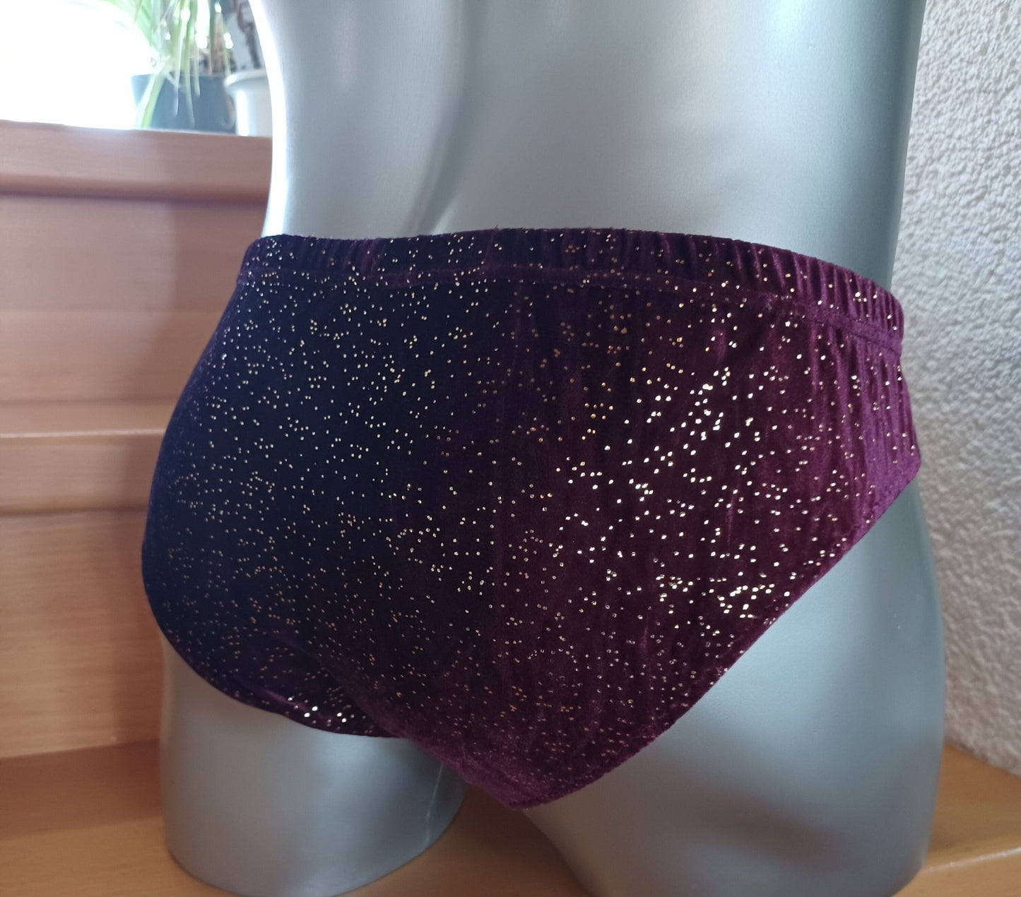 Badehose full Butt elastischer Lycra Samt Beerenfarben mit Goldglitter - SEXSENSE
