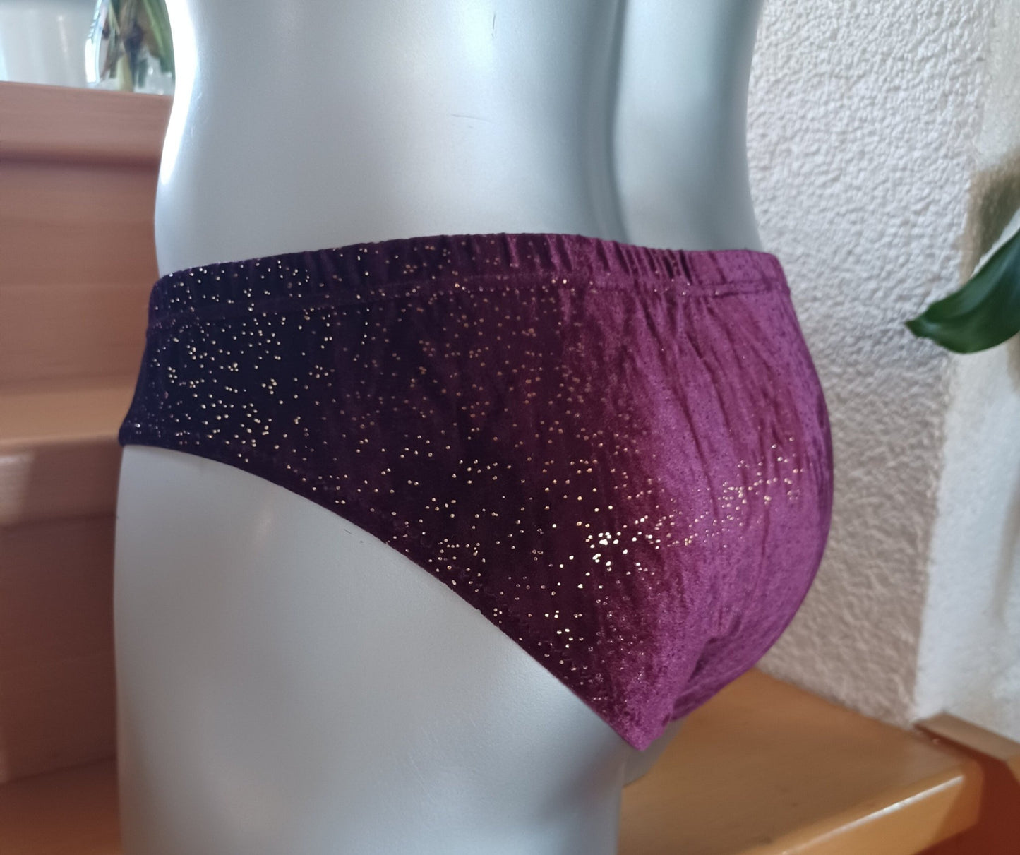 Badehose full Butt elastischer Lycra Samt Beerenfarben mit Goldglitter - SEXSENSE