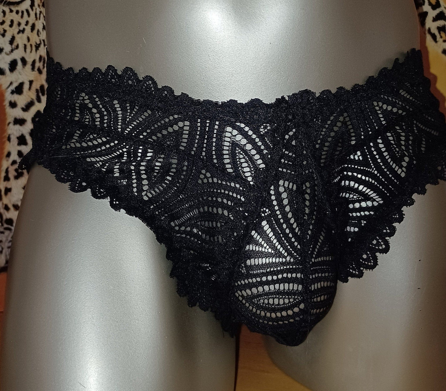 Herren Spitzen Slip Hipster schwarz Femboy - SEXSENSE