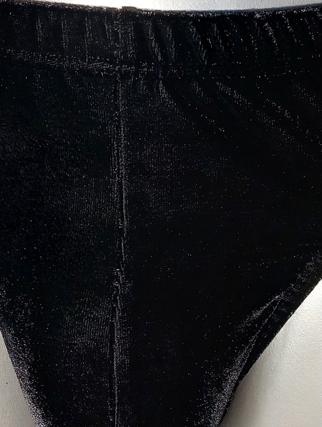 Herren Badehose/String halber Po elastischer schwarzer Lycra - Samt - SEXSENSE