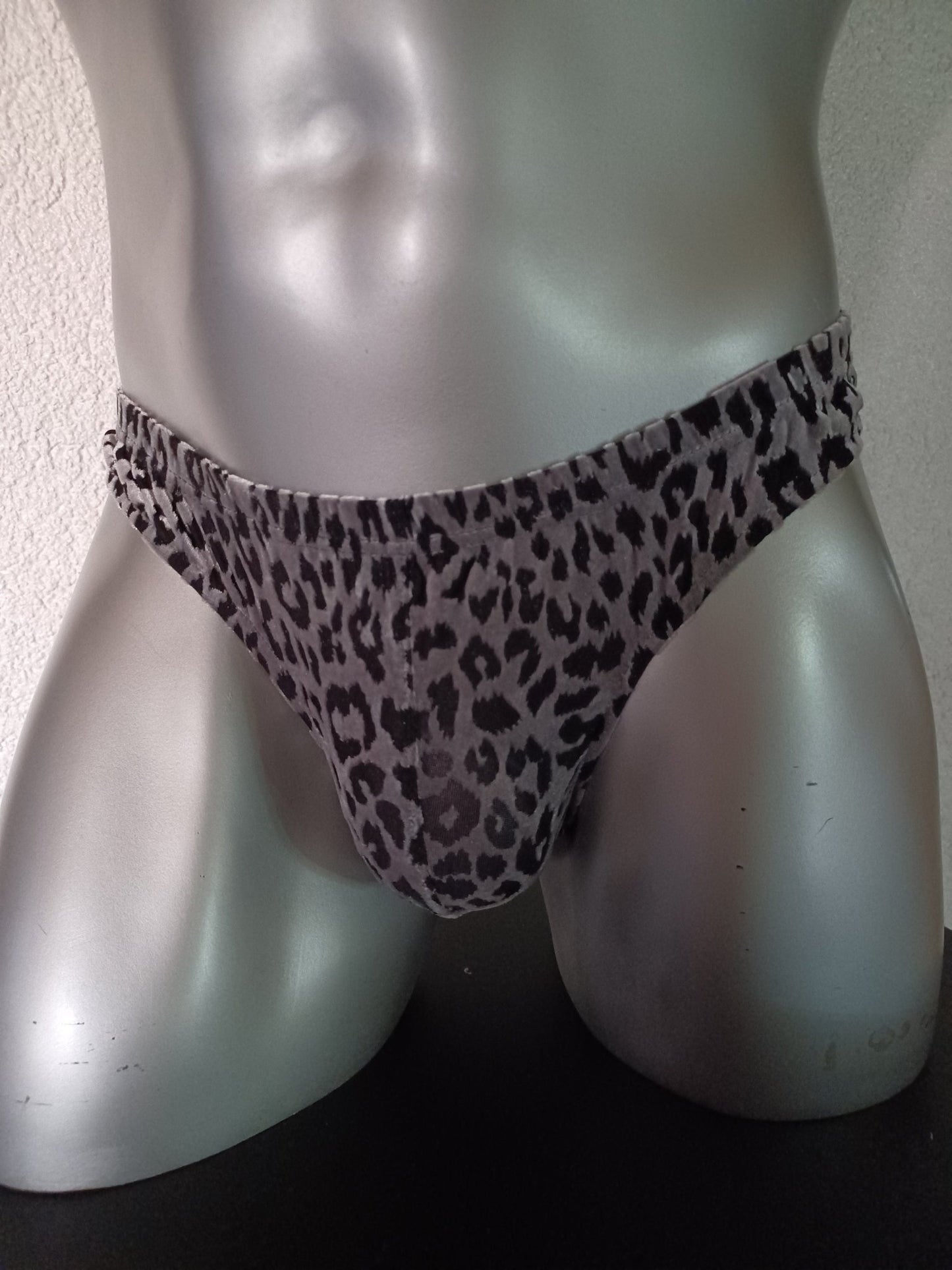 Slip Herren Low Waist Cut schwarz/Silber Dessous Leo - Samt Ausbrenner - SEXSENSE