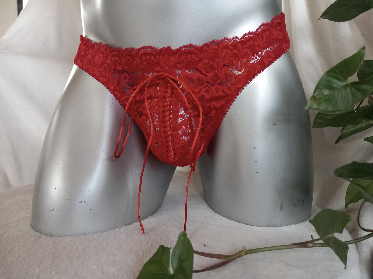 Spitzen - String mit Front - Schnürung Herren Lingerie Dessous Unikat Suspensorium geschnürt Gr XS - L, hellrot - SEXSENSE