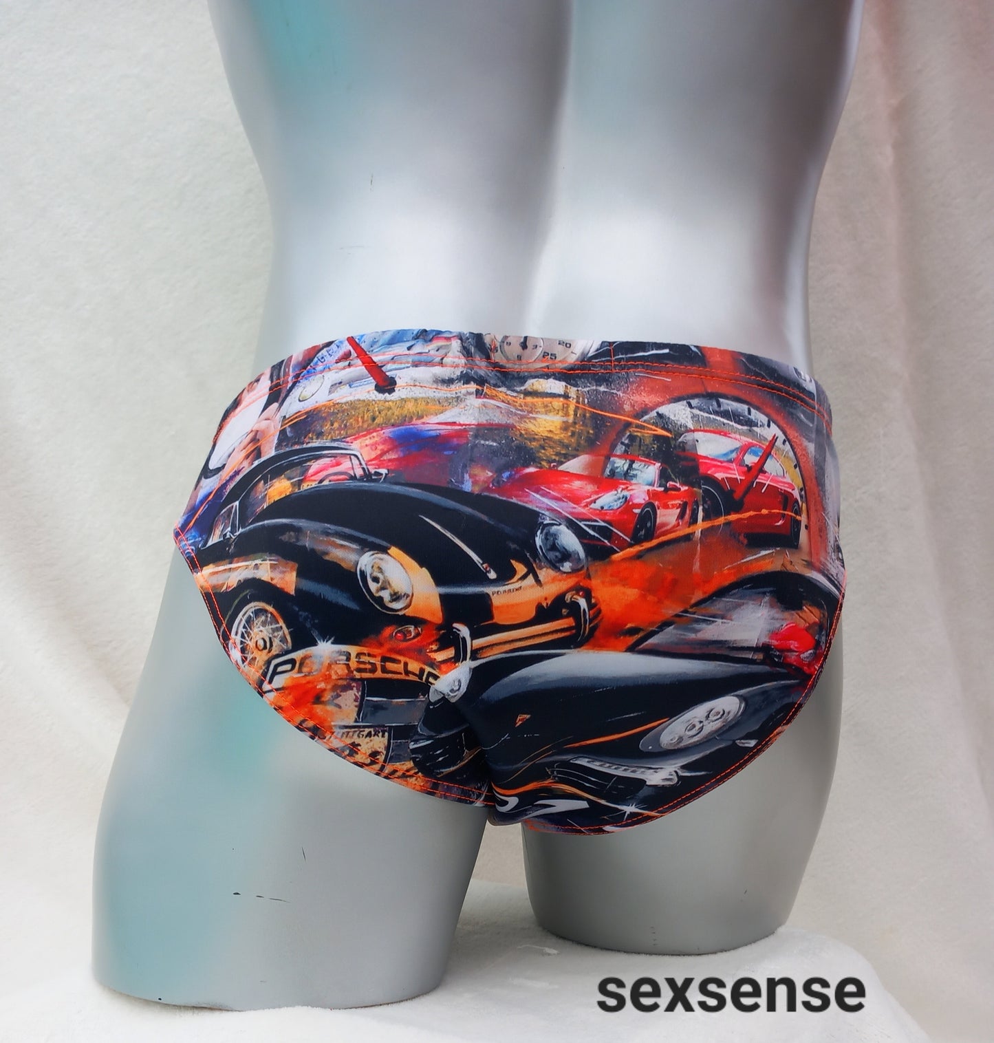 Badehose aus Scubajersey mit Porsche 911 allover Druck.
