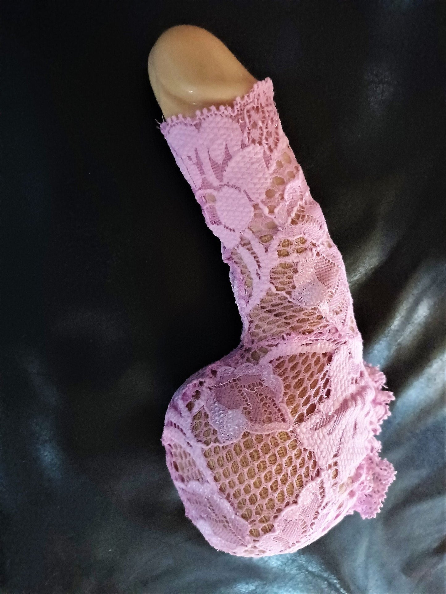 Penissocke Willy - Pyjama Sackhalter rosa Spitze Juwelensäckchen Lollybag Nusstüte - SEXSENSE