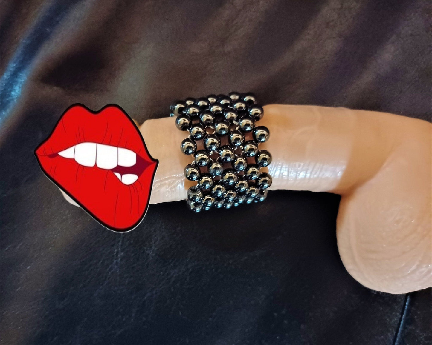 Kinky Penisring Masturbator 7 reihig 98 rotierende Hämatit - Perlen auf Chirurgenstahl Innen - Umfang ca 11,3cm - SEXSENSE