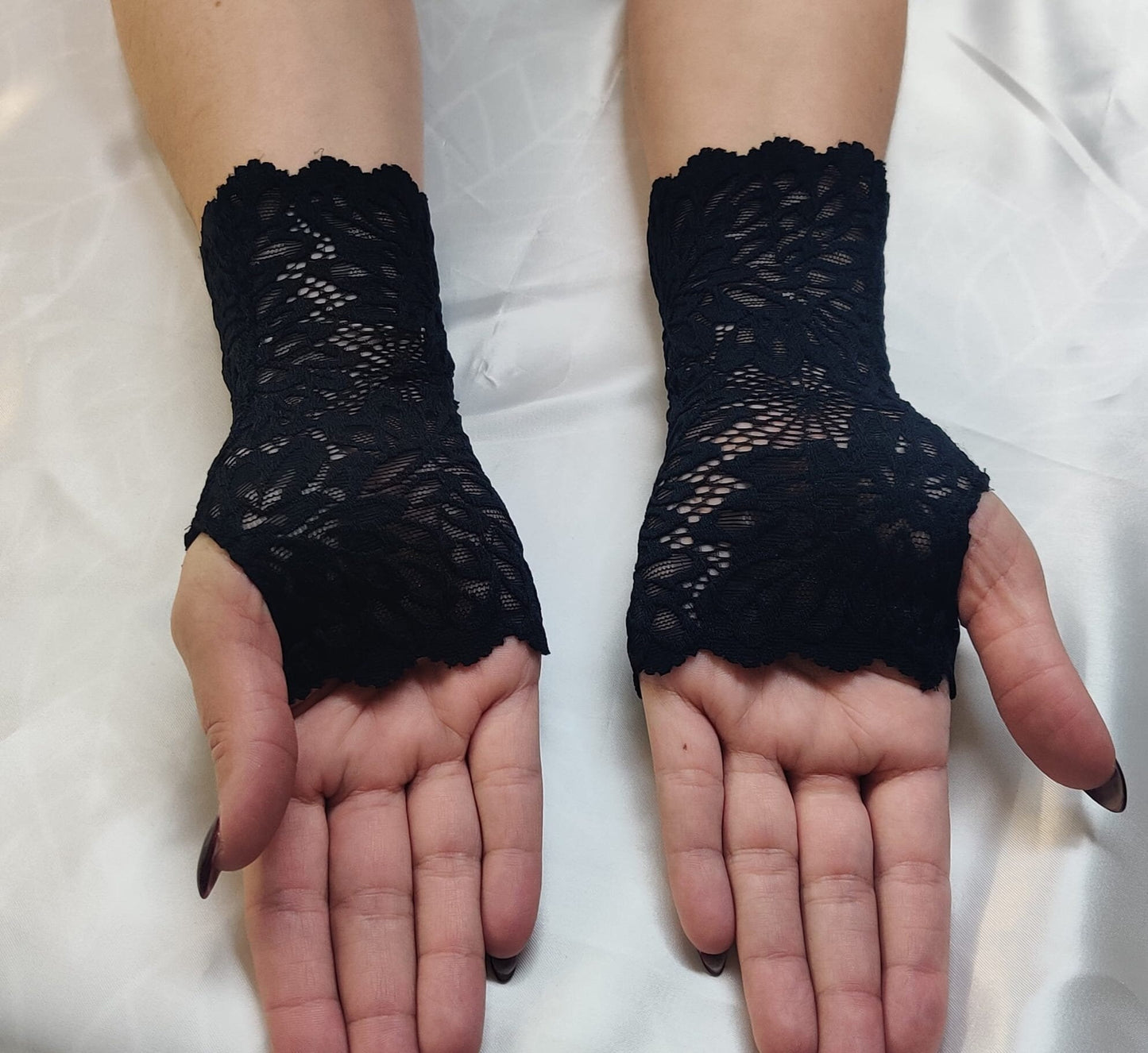 Stulpen Pulswärmer Spitze elastisch weich transparent Damen Hand Daumenloch - SEXSENSE
