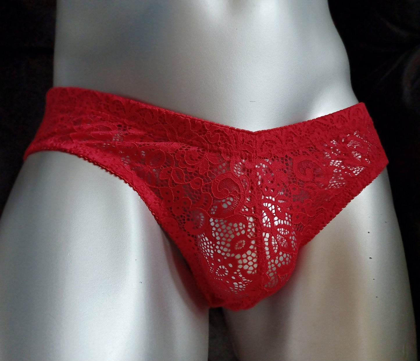 Hipster aus knall - roter Spitze tiefe Taillenlinie full Butt - SEXSENSE