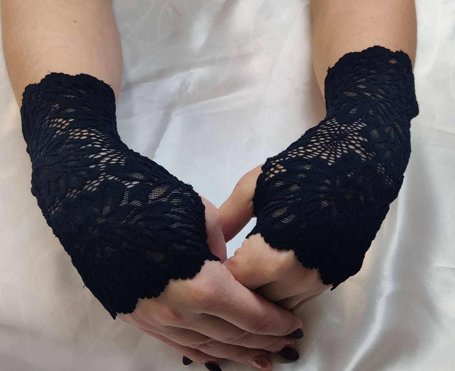 Stulpen Pulswärmer Spitze elastisch weich transparent Damen Hand Daumenloch - SEXSENSE