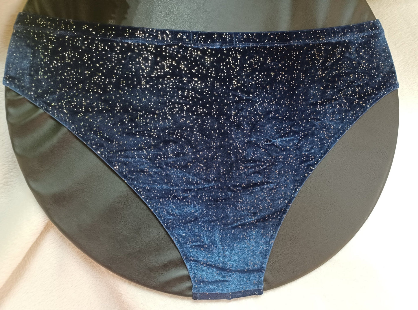 Herren - Badehose oder Slip full Butt elastisches Lycra Samt dunkelblau mit Gold Gr . XL Unikat - SEXSENSE