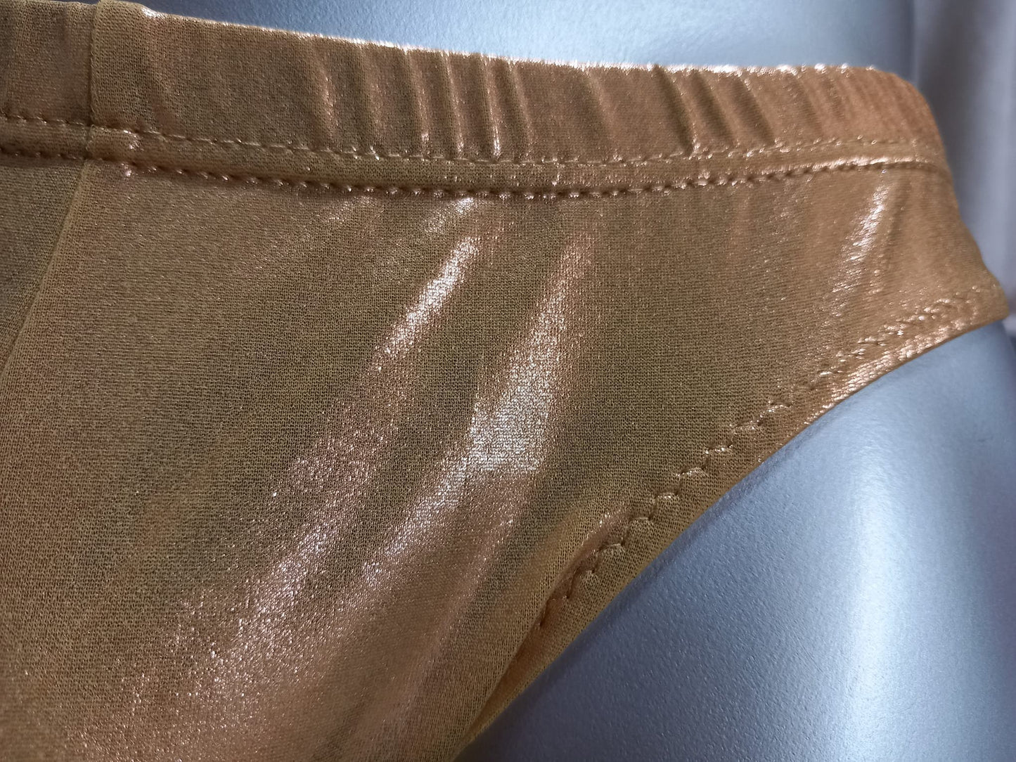 Slip Hipster full Butt Badehose Herren Gold metallic Lycra in 7 Farben erhältlich - SEXSENSE