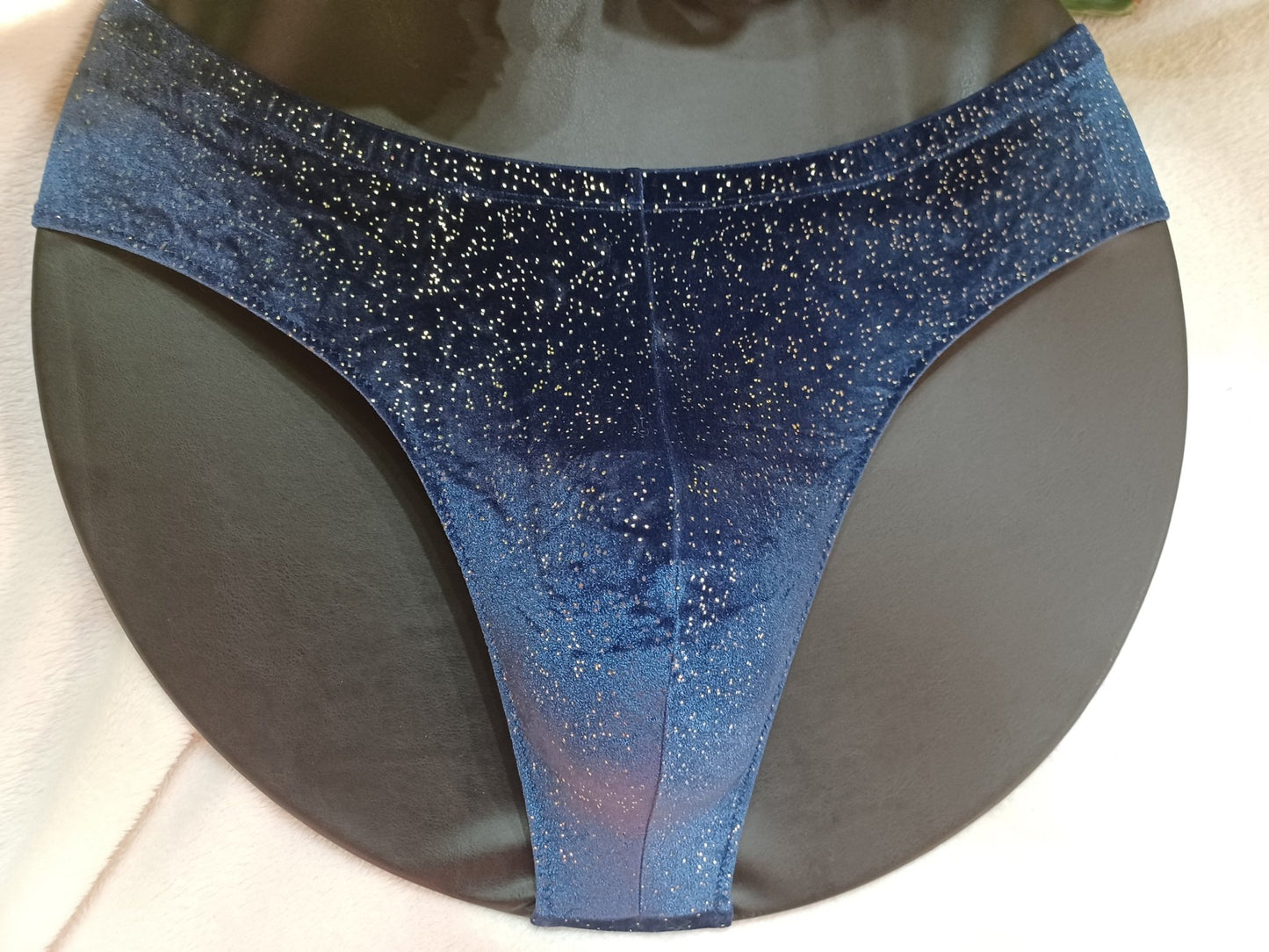 Herren - Badehose oder Slip full Butt elastisches Lycra Samt dunkelblau mit Gold Gr . XL Unikat - SEXSENSE