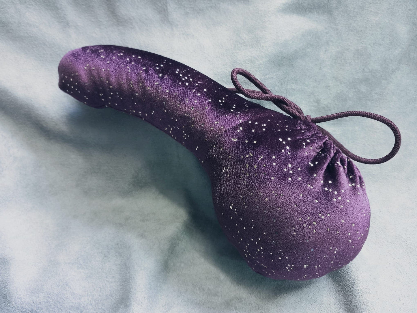 Penissocke, Lümmeltüte, Juwelensäckchen, lila Lycra Samt mit Silber Flitter Sackhalter Willy Pyjama - SEXSENSE