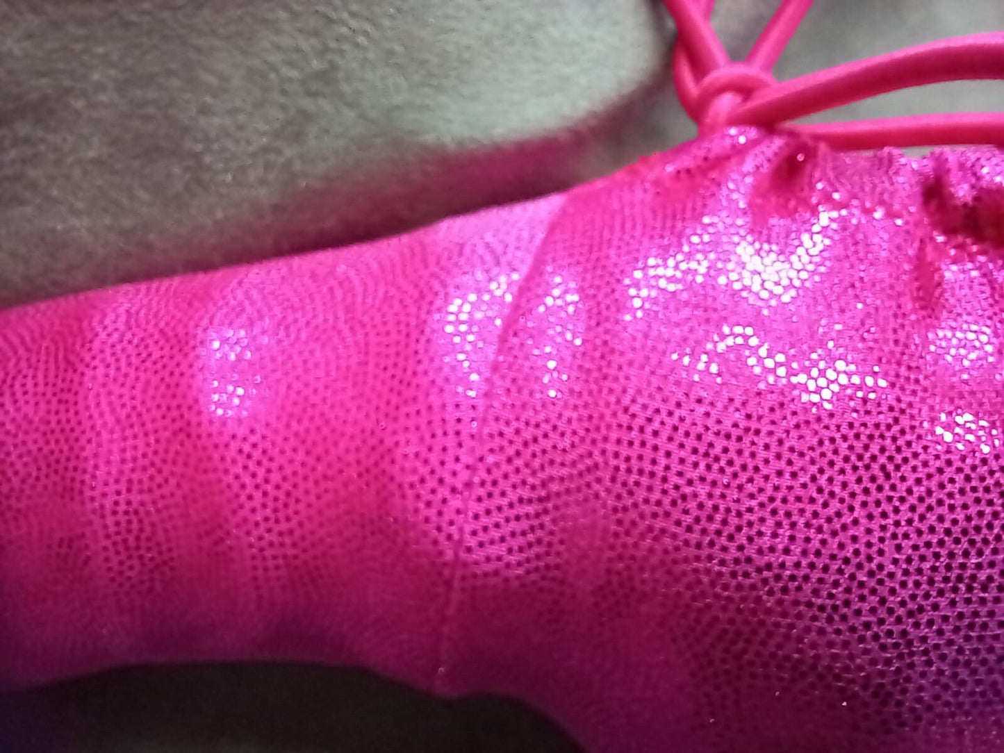 Penissocke, Lümmeltüte, Juwelensäckchen, knall pink metallic Hodensack Willi Wärmer - SEXSENSE