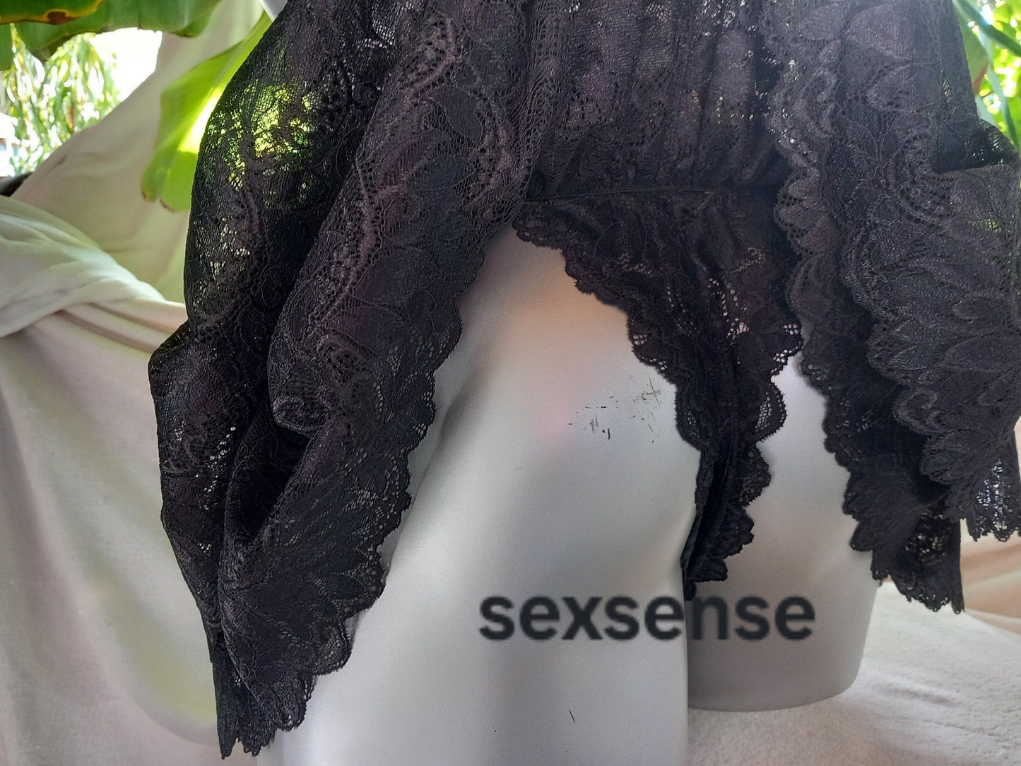 Sissy Herren Unterwäsche Rock mit String/Thong schwarz elastische französische Spitze doppellagig Gay Stufenrock - SEXSENSE