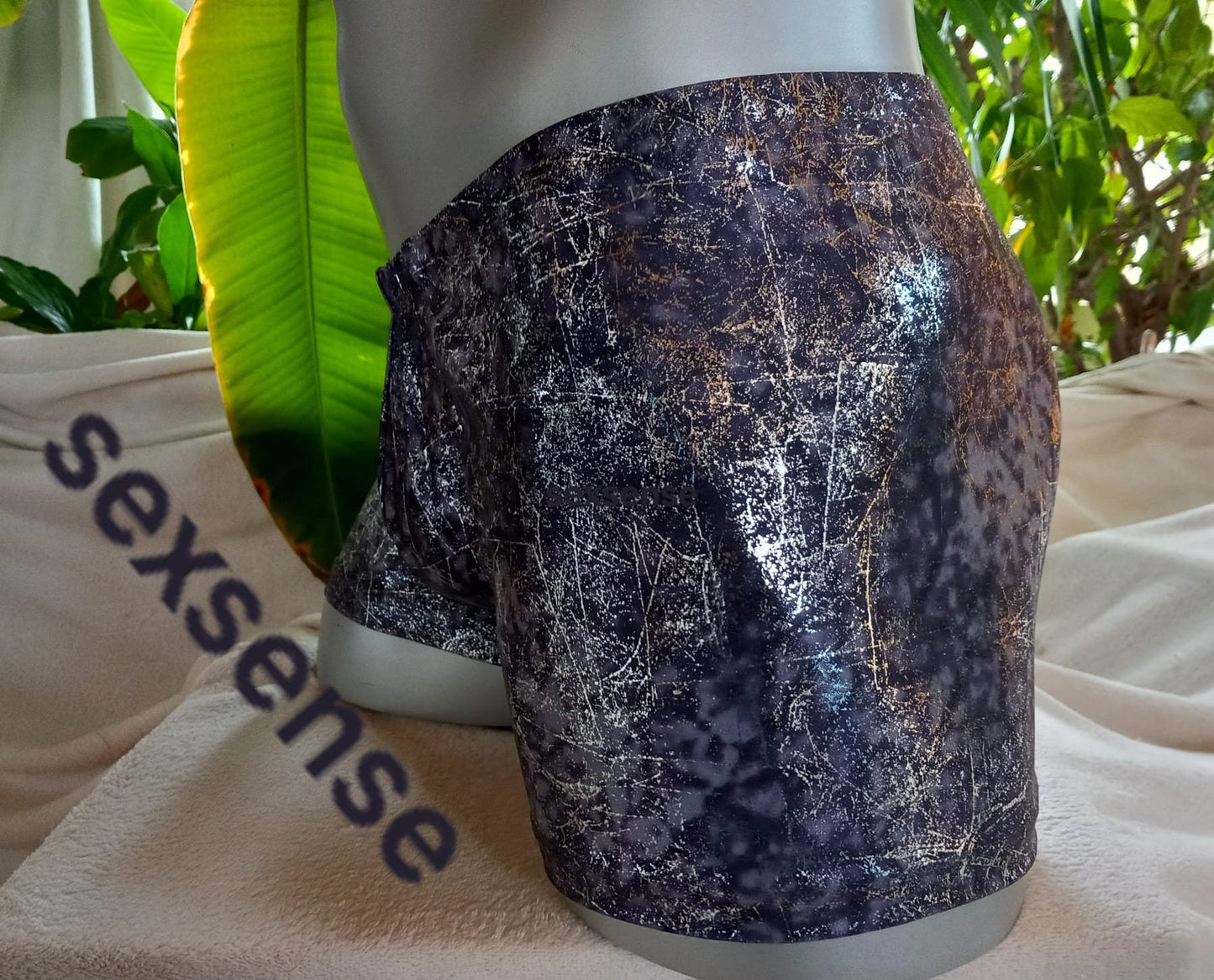 Boxer Badeshorts aus enganliegendem Sport-Lycra in schwarz/grau und Silber Marmor-Optik