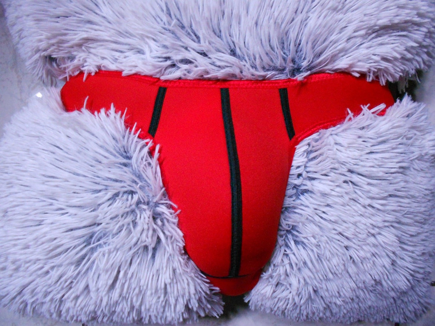 Herren Badehose String 3 mm echtes Neopren rot - SEXSENSE