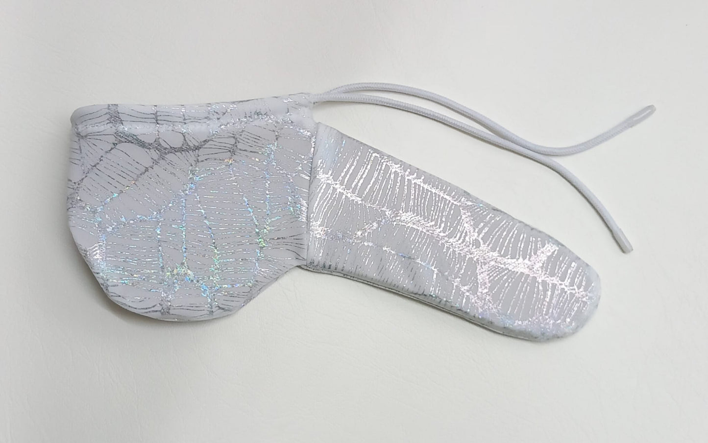 Penissocke Lümmeltüte Juwelensäckchen weiß mit Silber Hologramm Sackhalter Willy - Pyjama - SEXSENSE