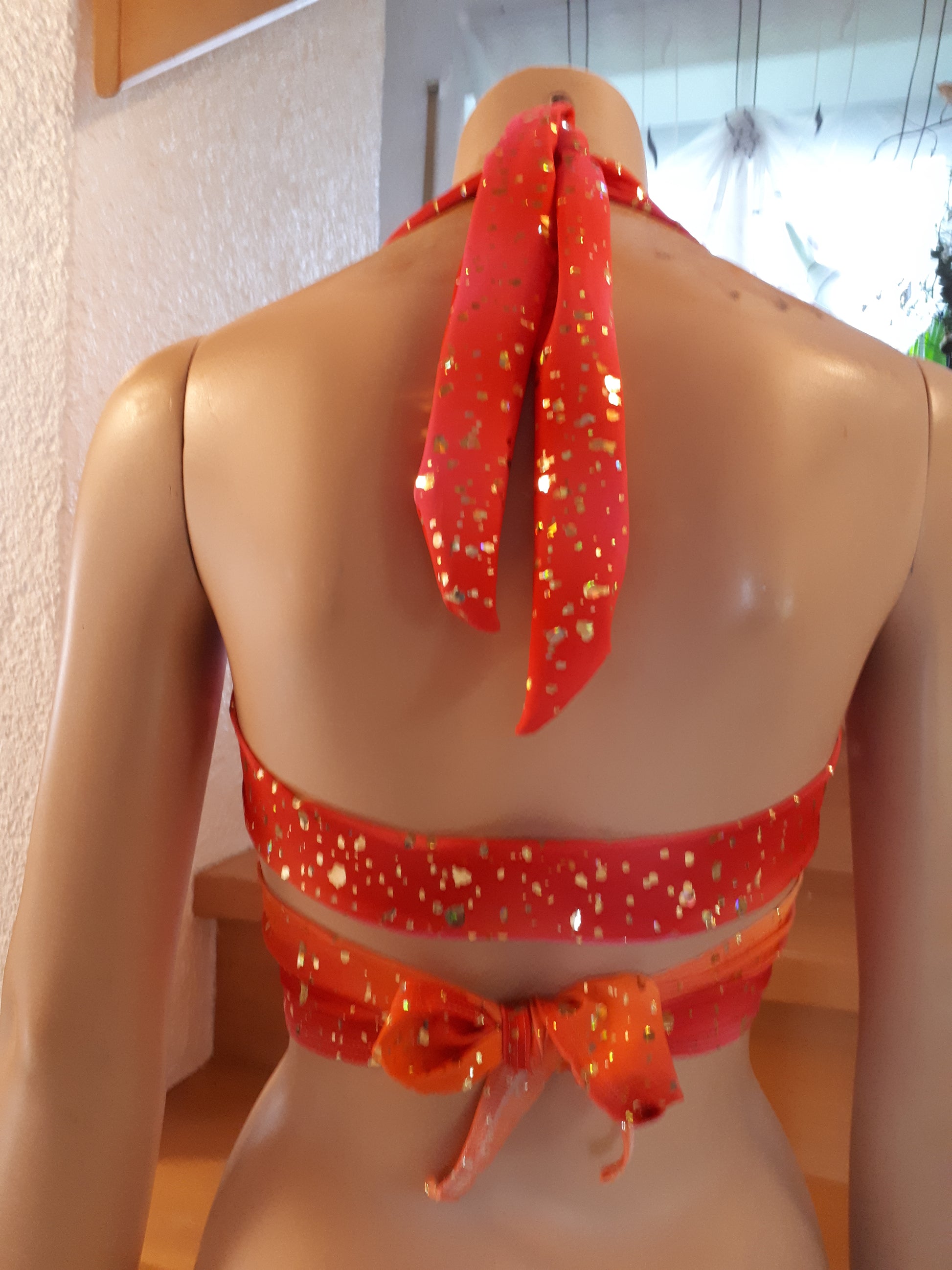Bandage Wickeltop oder Bikini Oberteil in gelb/orange/pink mit Gold Metallic Blättchen bauchfrei aus Tanzsport-Lycra 