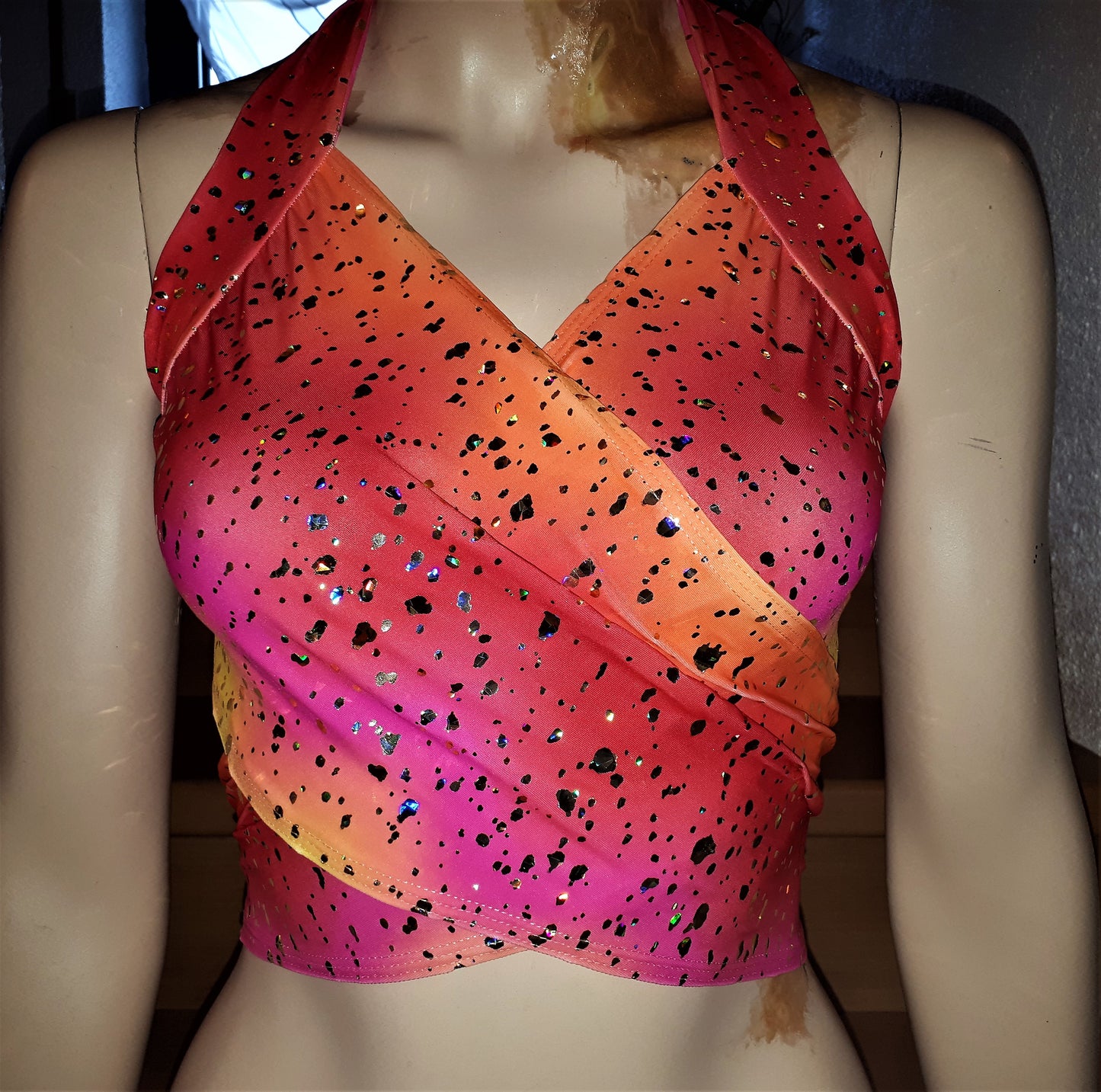 Bandage Wickeltop oder Bikini Oberteil in gelb/orange/pink mit Gold Metallic Blättchen bauchfrei aus Tanzsport-Lycra 