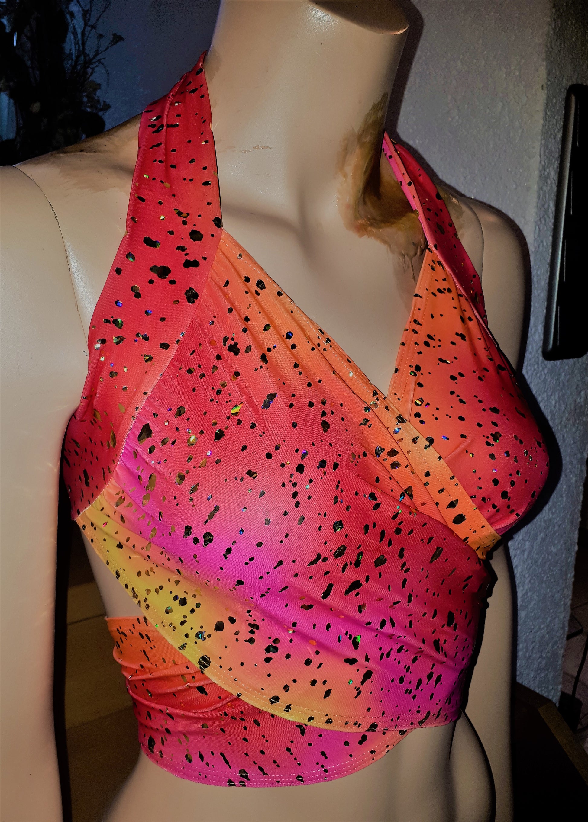 Bandage Wickeltop oder Bikini Oberteil in gelb/orange/pink mit Gold Metallic Blättchen bauchfrei aus Tanzsport-Lycra 