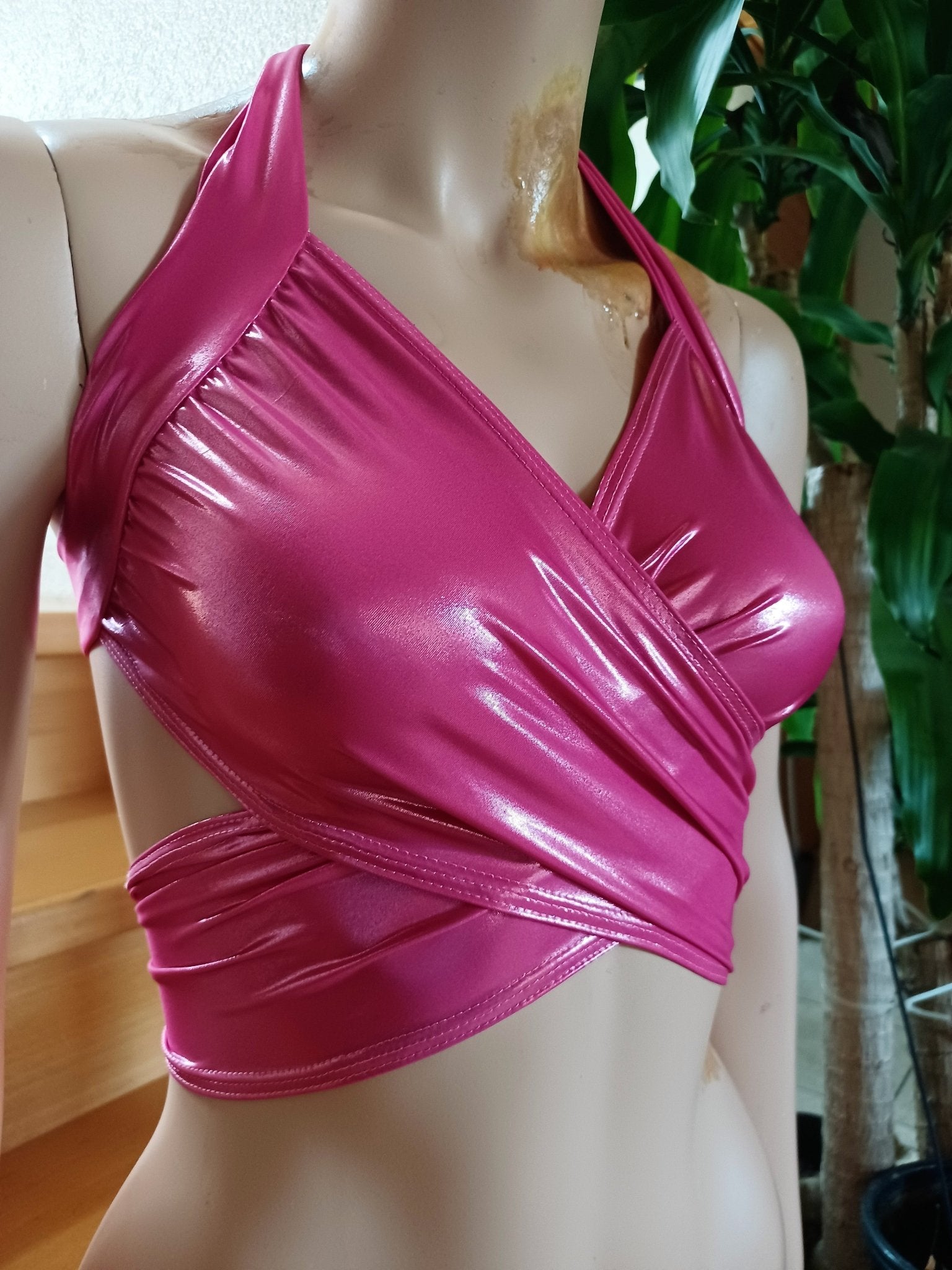 Bandage Wickel - Top Bikini Oberteil in pink Wetlook bauchfrei Tanzsport - Lycra - SEXSENSE
