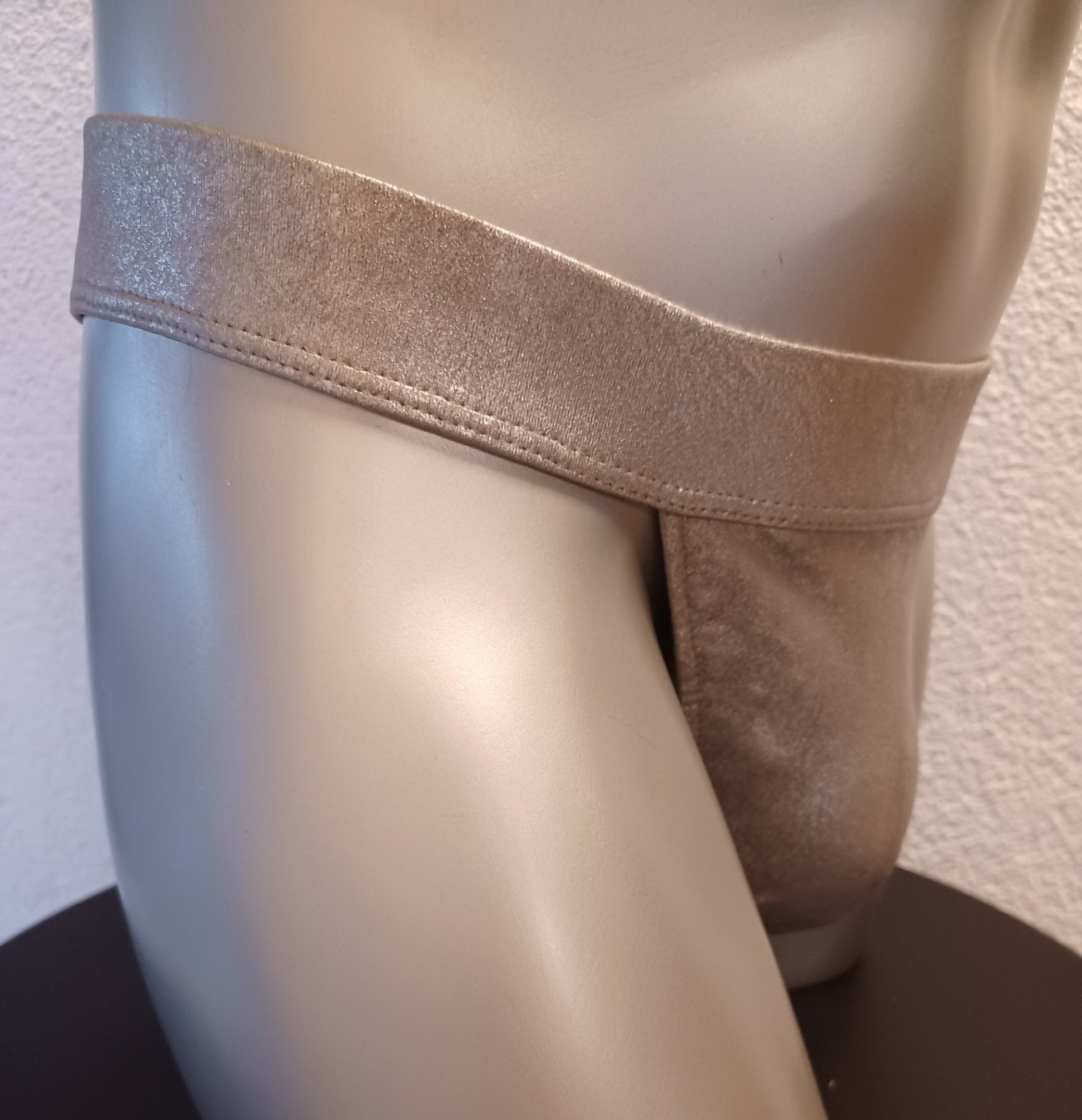 Badehose String Wasch - Leder Suede elastisches Wildleder silber laminiert - SEXSENSE