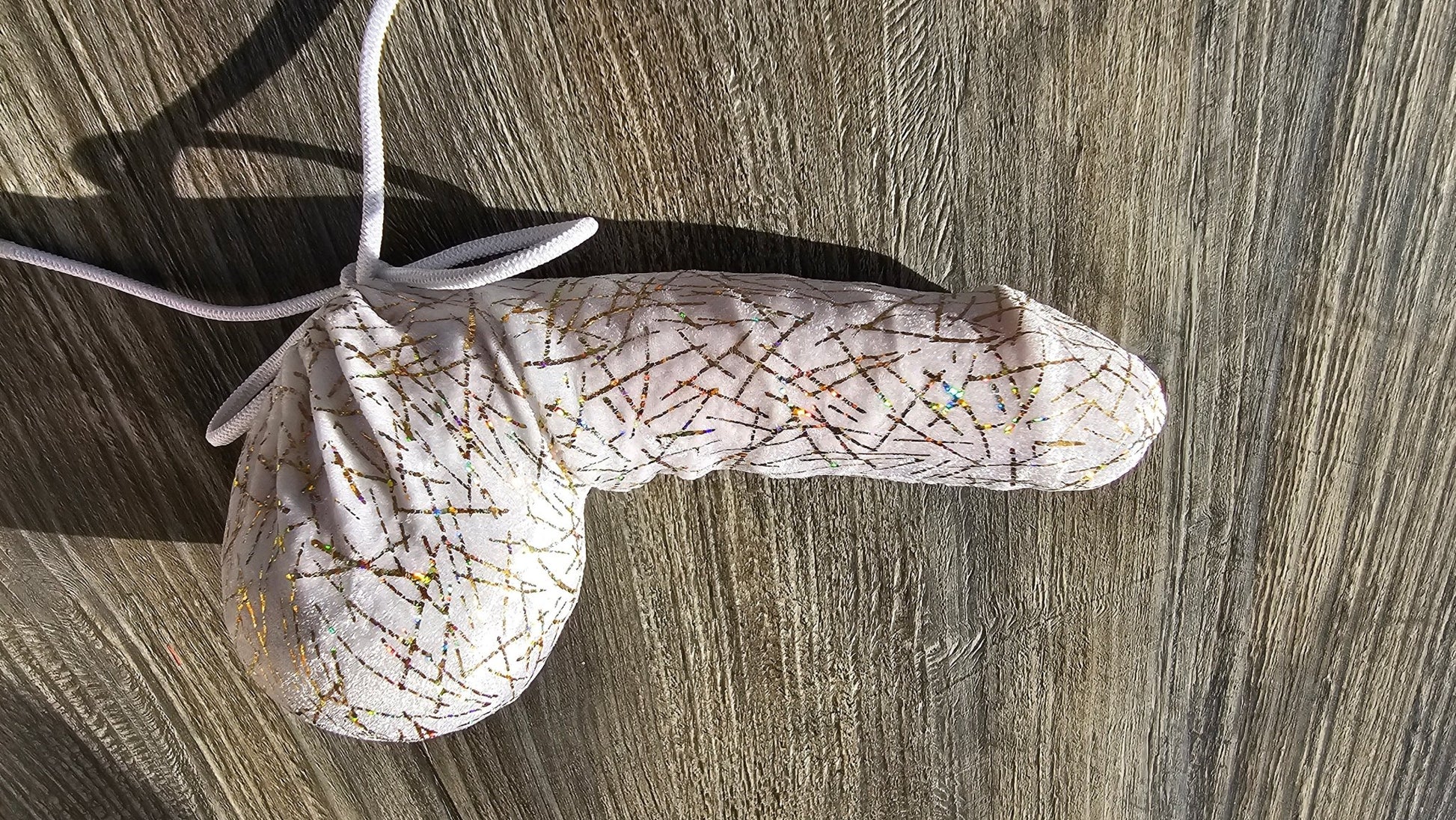Penissocke Lümmeltüte Juwelensäckchen weißer Lycra Samt mit Gold Hologramm Sackhalter Willy - Pyjama - SEXSENSE
