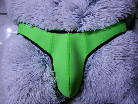Neongrüner Herren Bade - String echtes 3mm NEOPREN Tauchsport - SEXSENSE