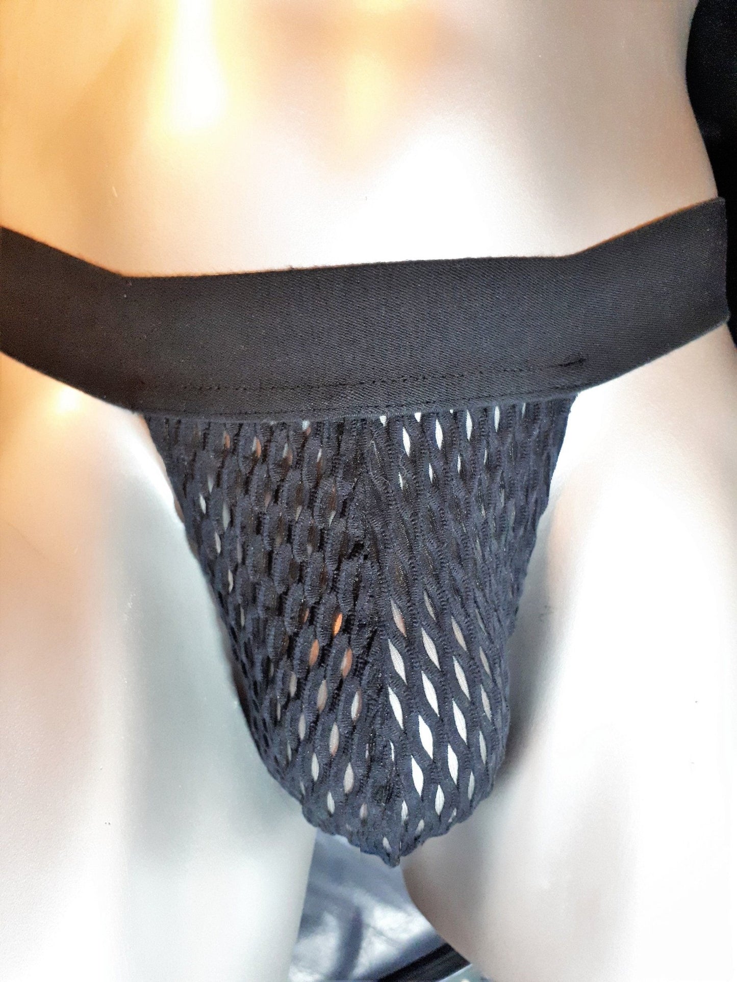 String aus schwarzem Mesh Herren Dessous - SEXSENSE