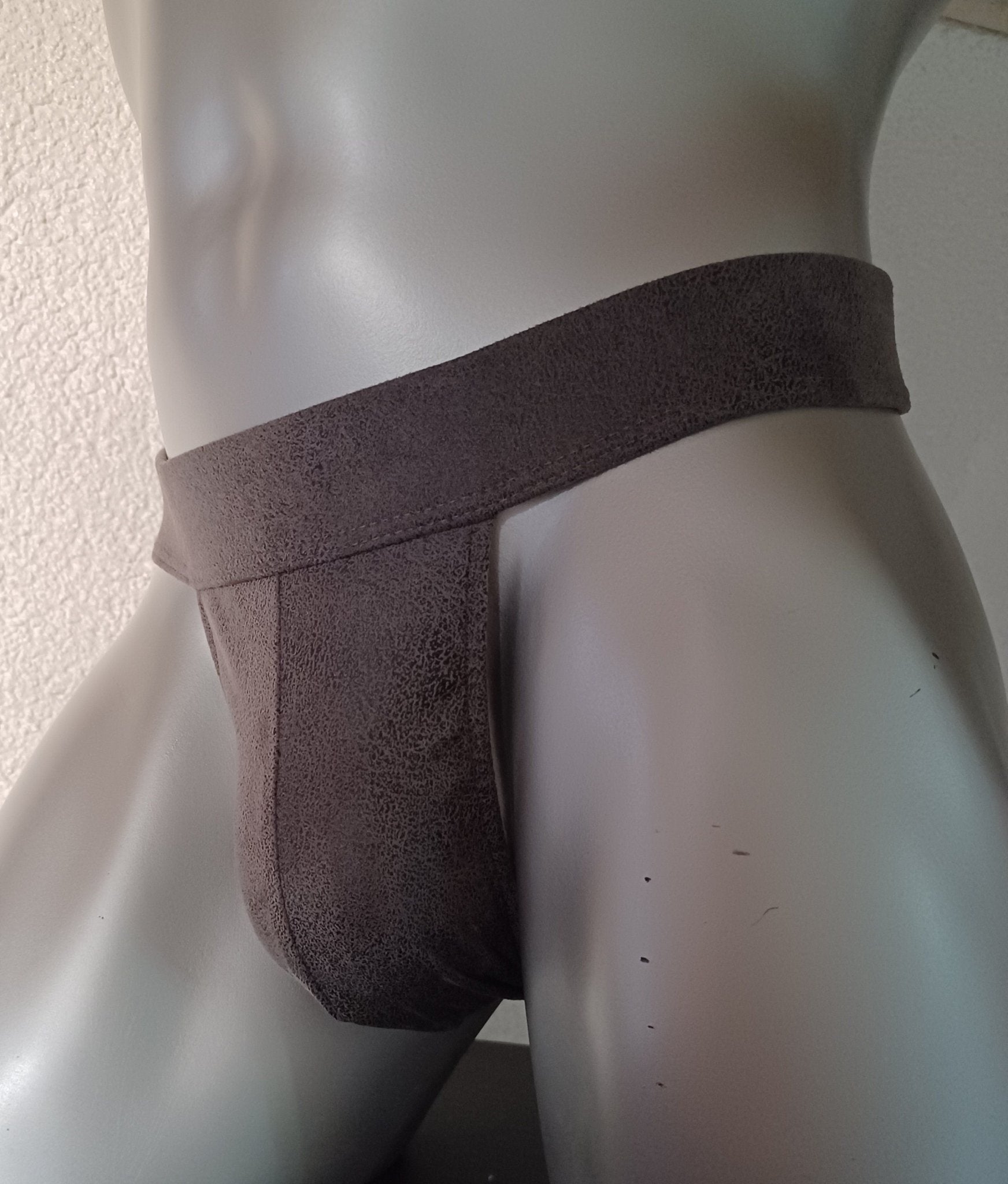 Wasch - Leder Badehose String Suede für Herren Antikleder grau - SEXSENSE